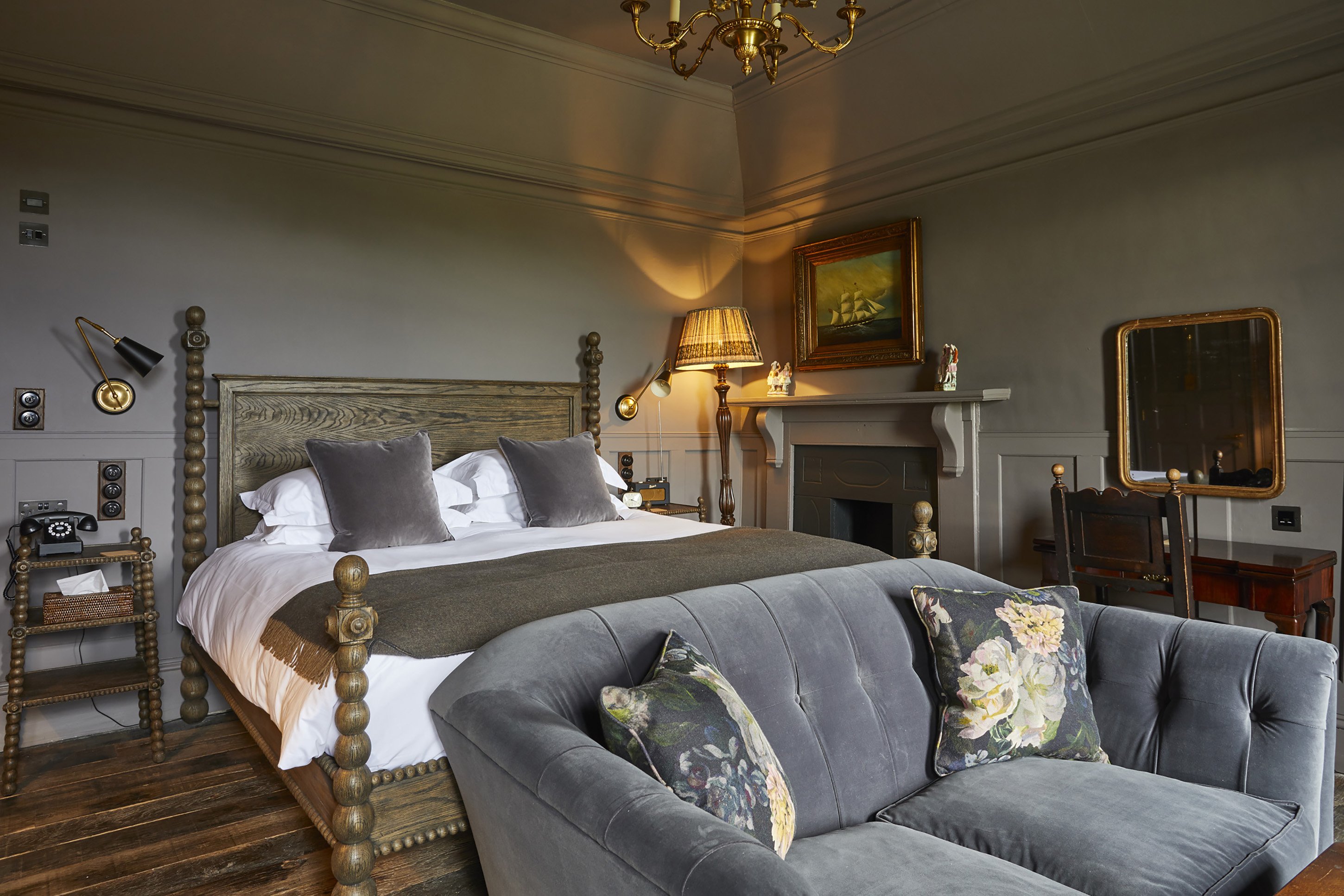 THE PIG-at Harlyn Bay by null