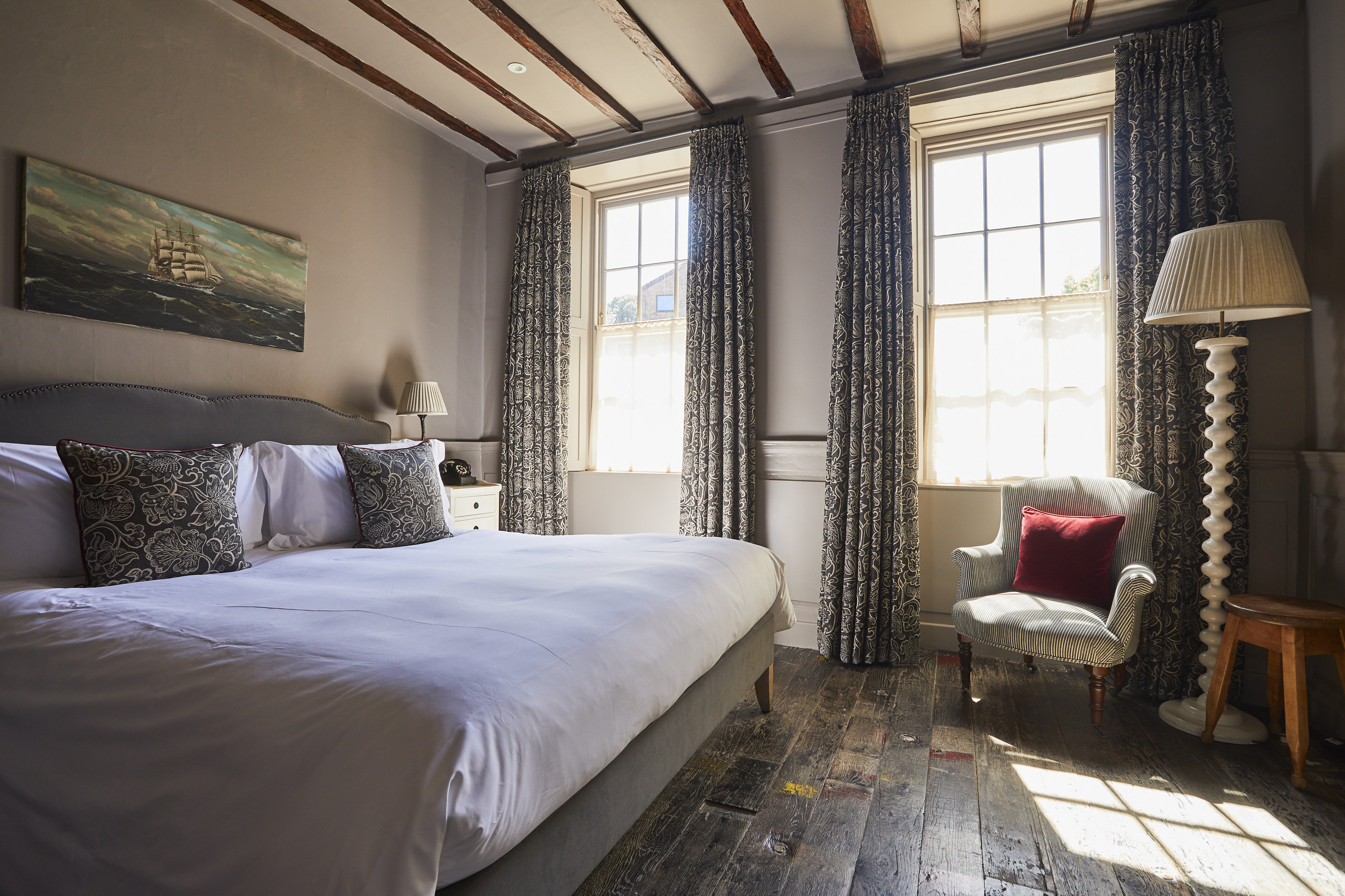 THE PIG-in the wall by null