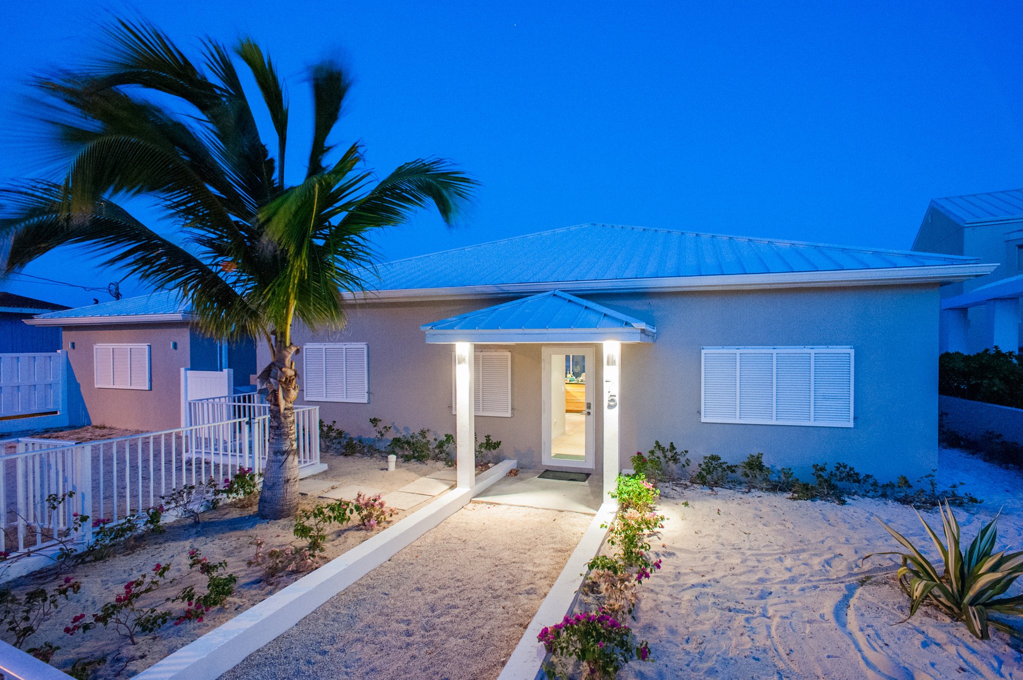 Luxury Cayman Villas by null