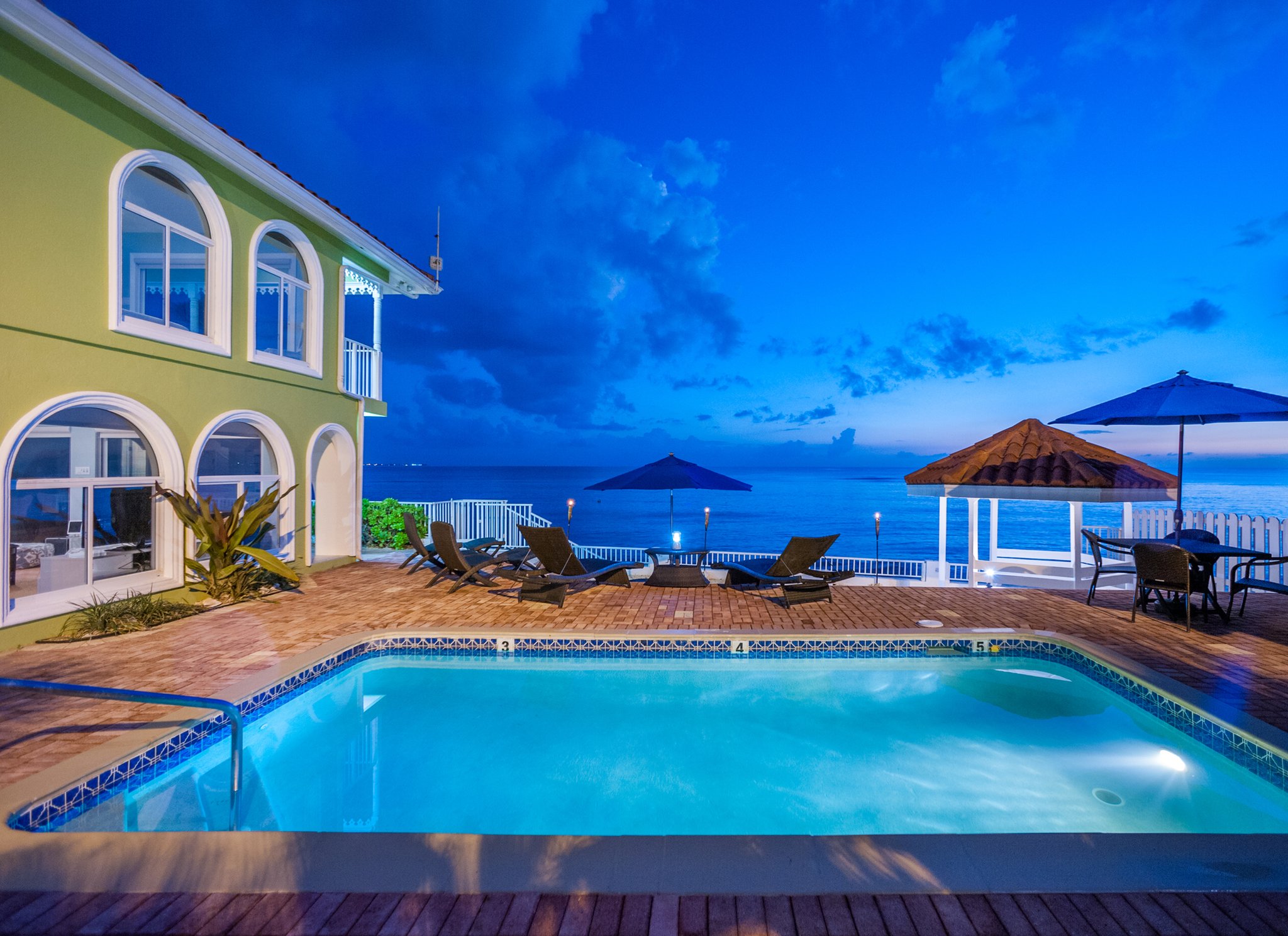 Luxury Cayman Villas by null
