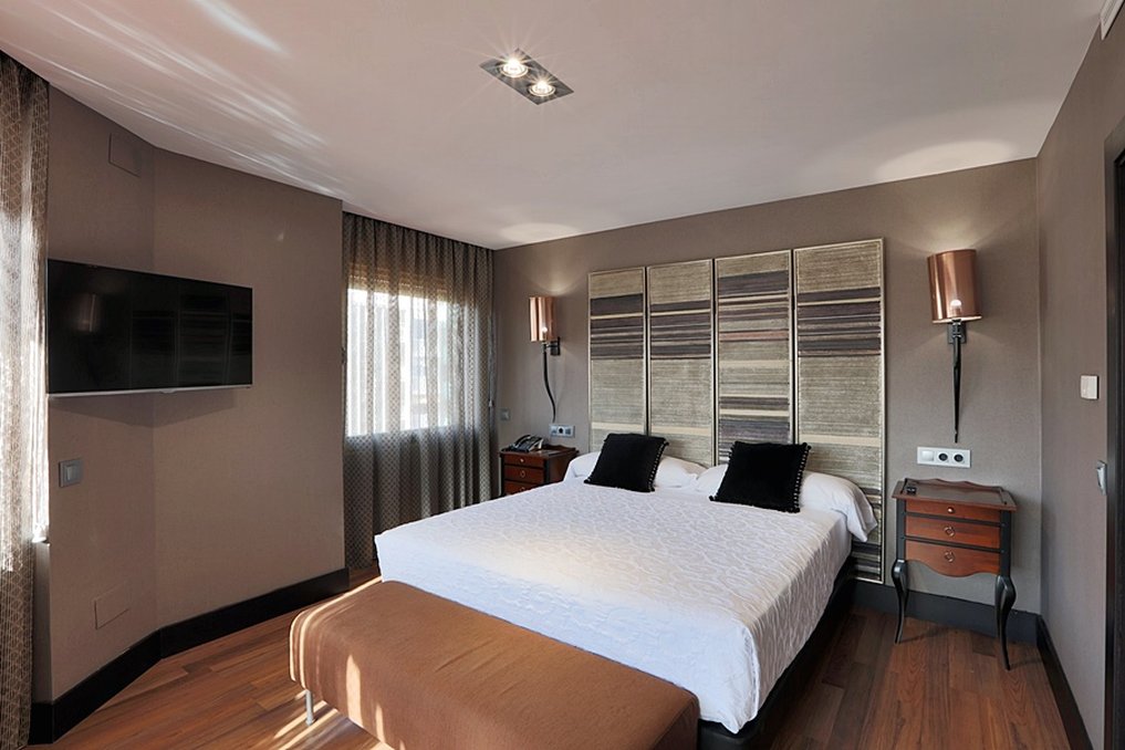 Hotel Condestable Iranzo by null