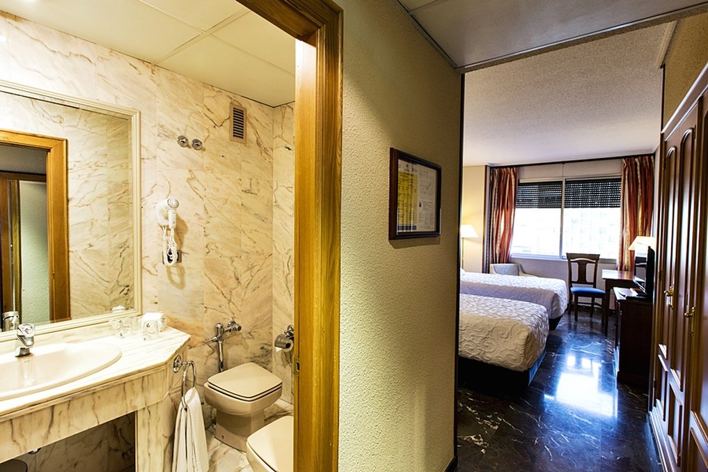 Hotel Condestable Iranzo by null