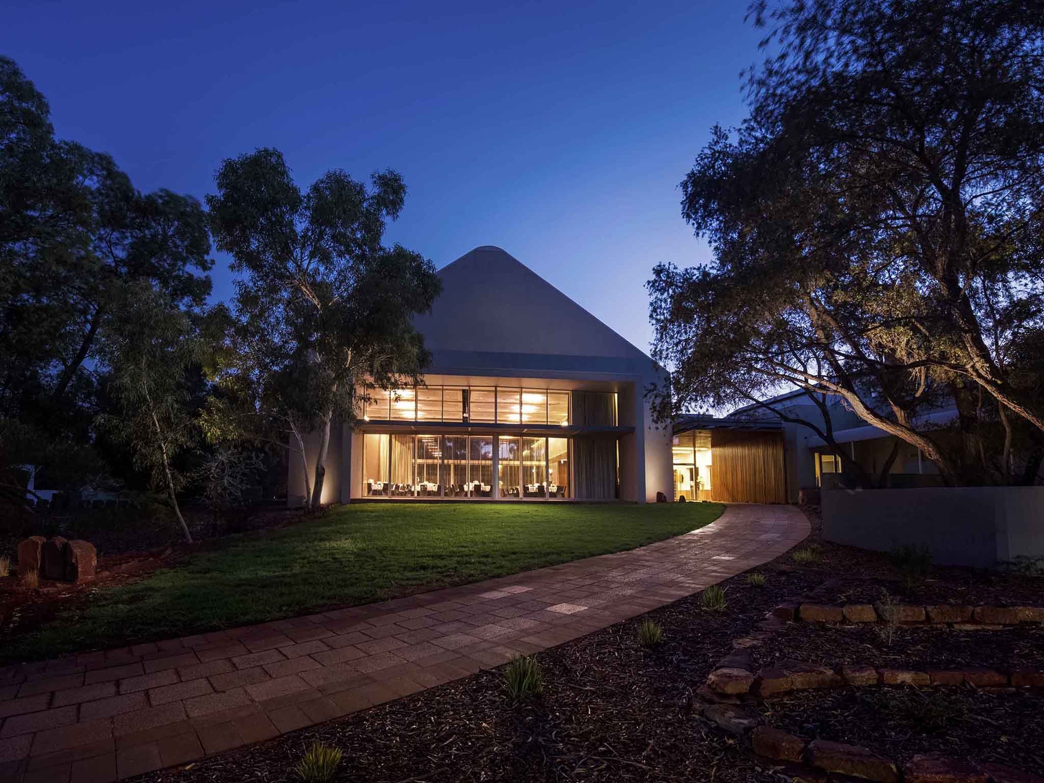 Desert Gardens Hotel - Ayers Rock Resort by null