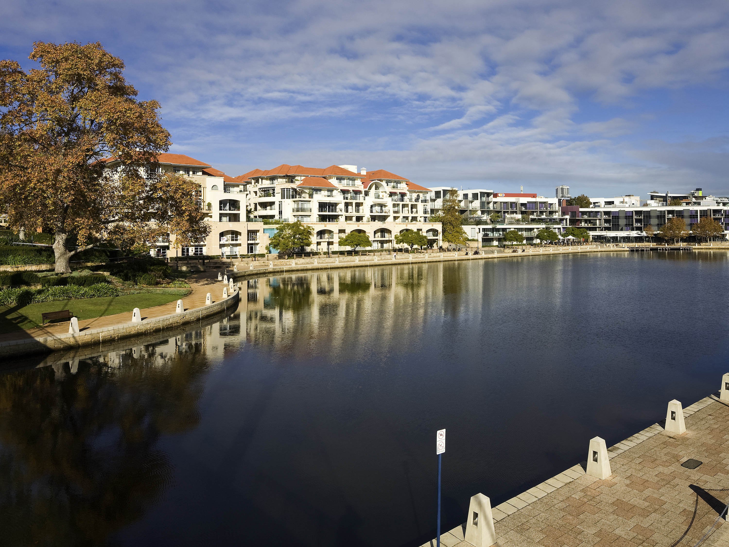 East Perth Suites Hotel by null