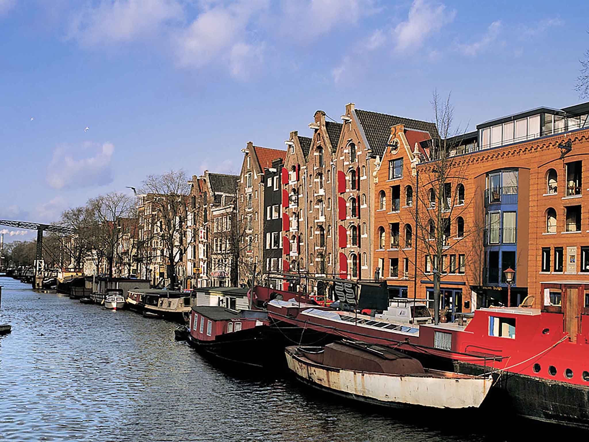 ibis Styles Amsterdam Central Station image