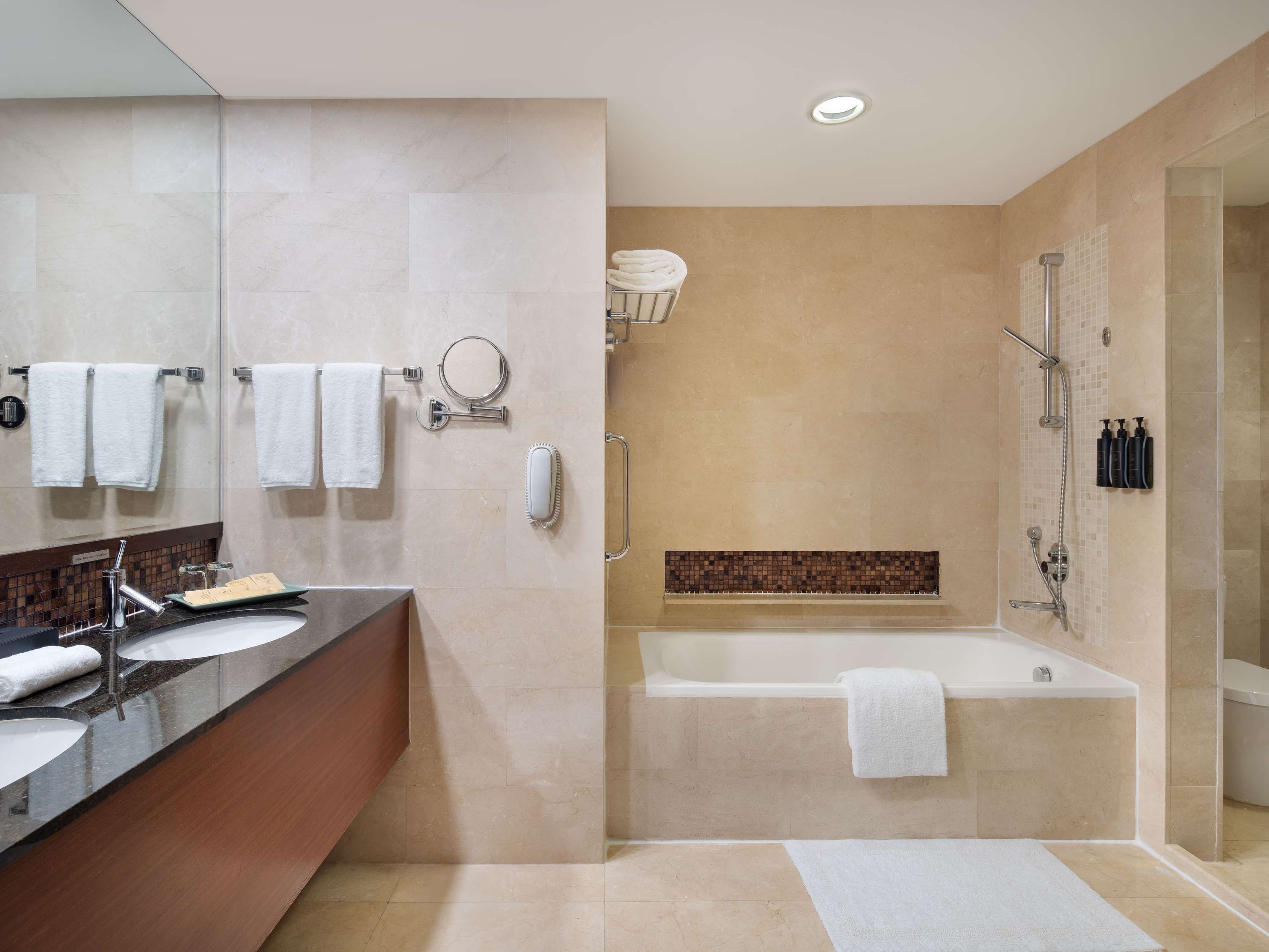 Grand Mercure Singapore Roxy by null
