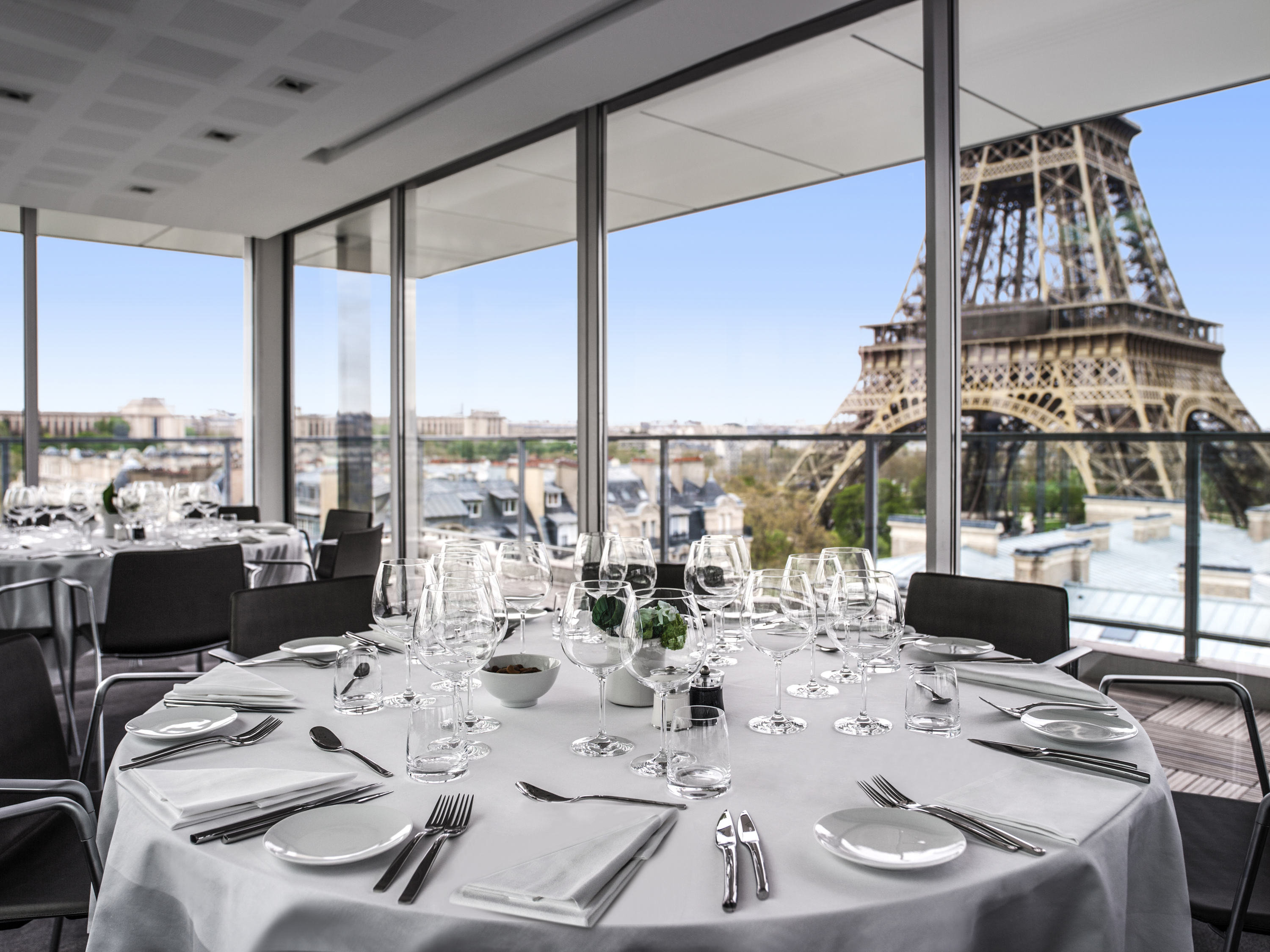 Pullman Paris Tour Eiffel by null