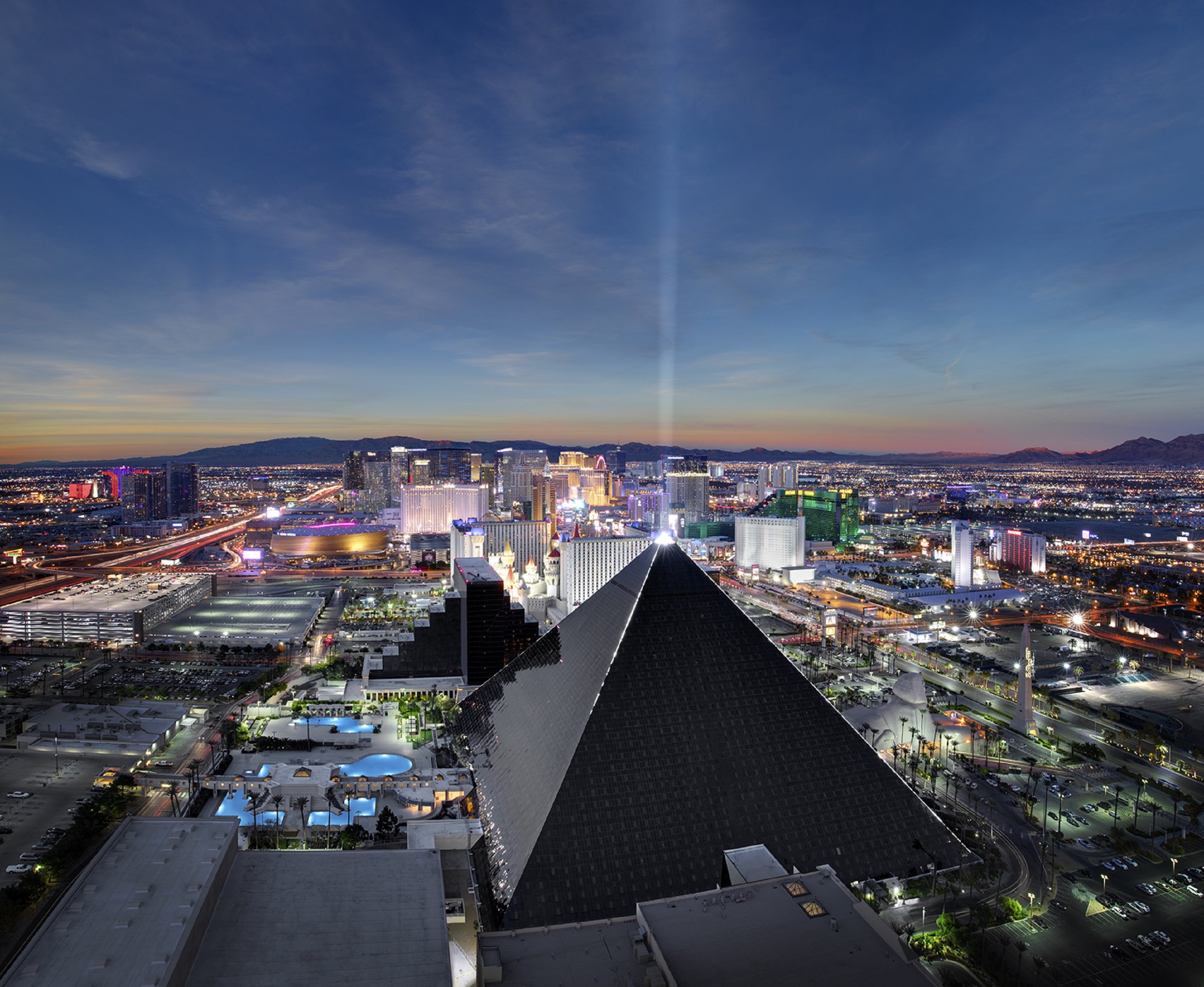 Luxor Hotel & Casino by null