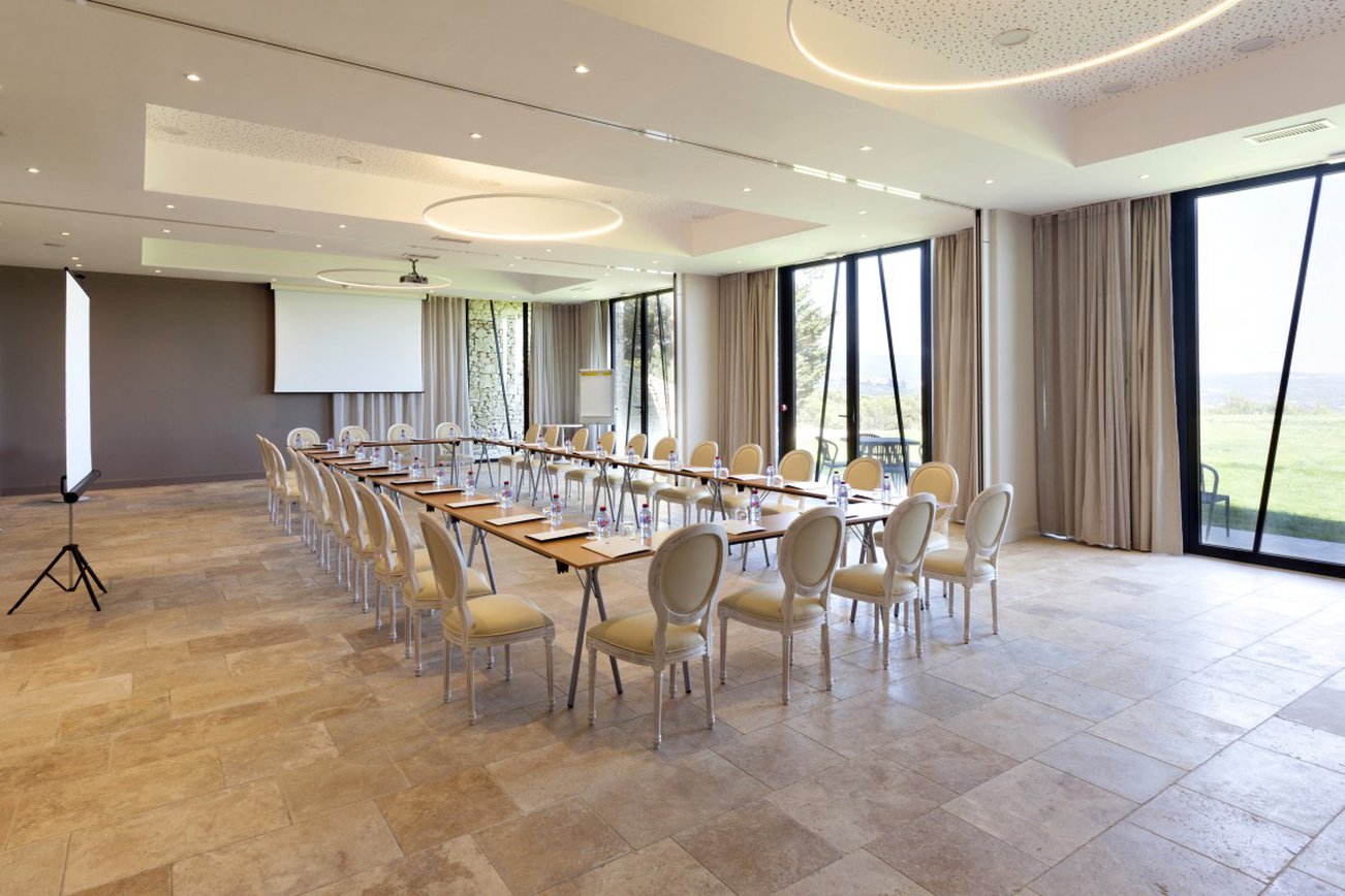 Le Mas des Herbes Blanches by null