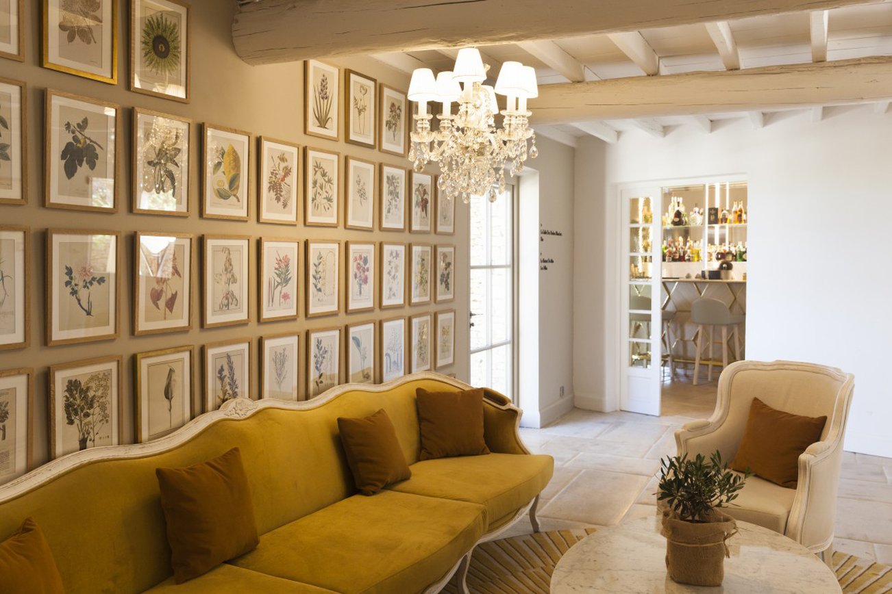 Le Mas des Herbes Blanches by null