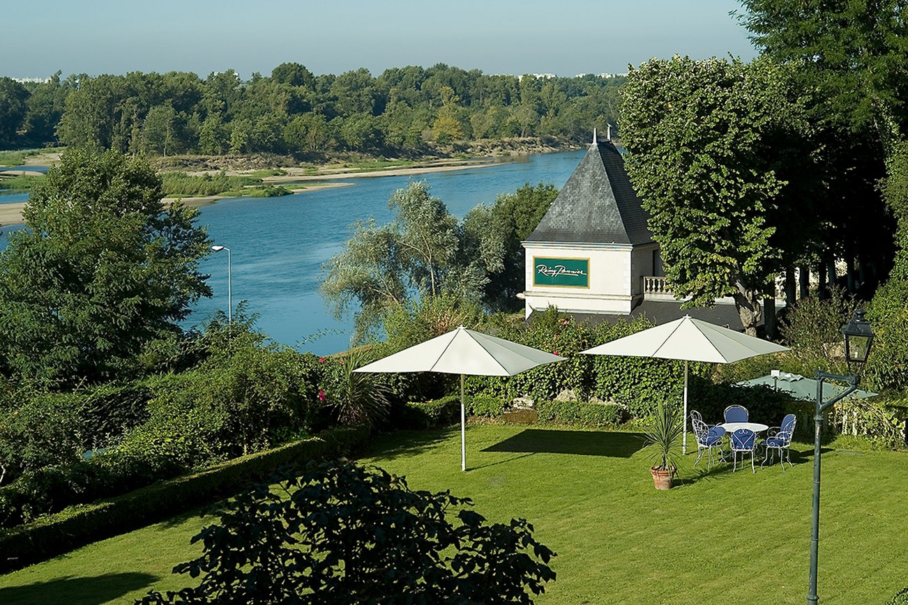 Les Hautes Roches by null