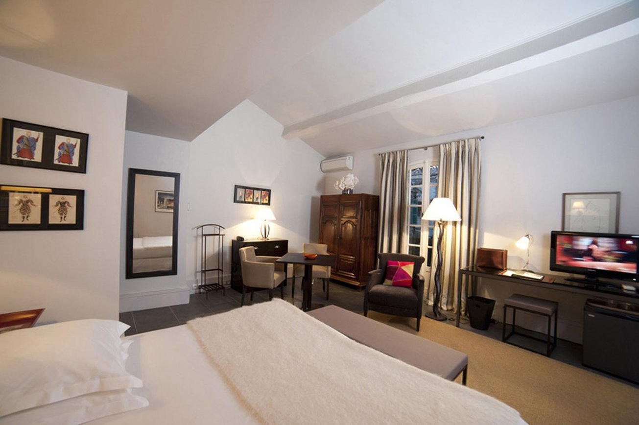 Hôtel Le Prieuré Baumanière 5 étoiles Relais & Châteaux by null