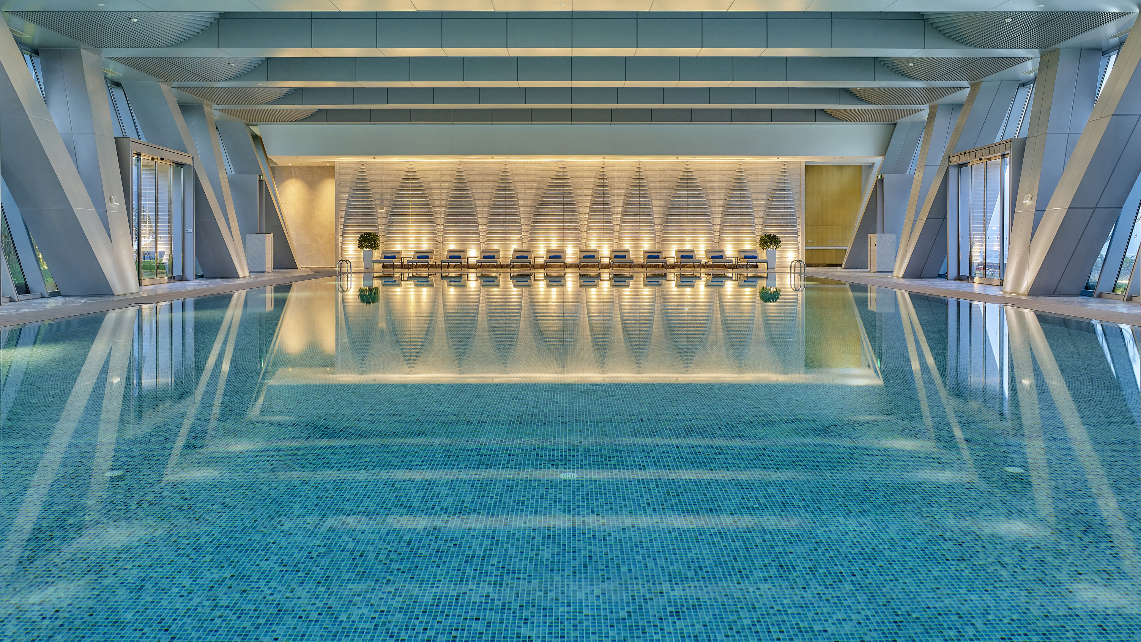 Intercontinental Guangzhou Exhibition Center by null