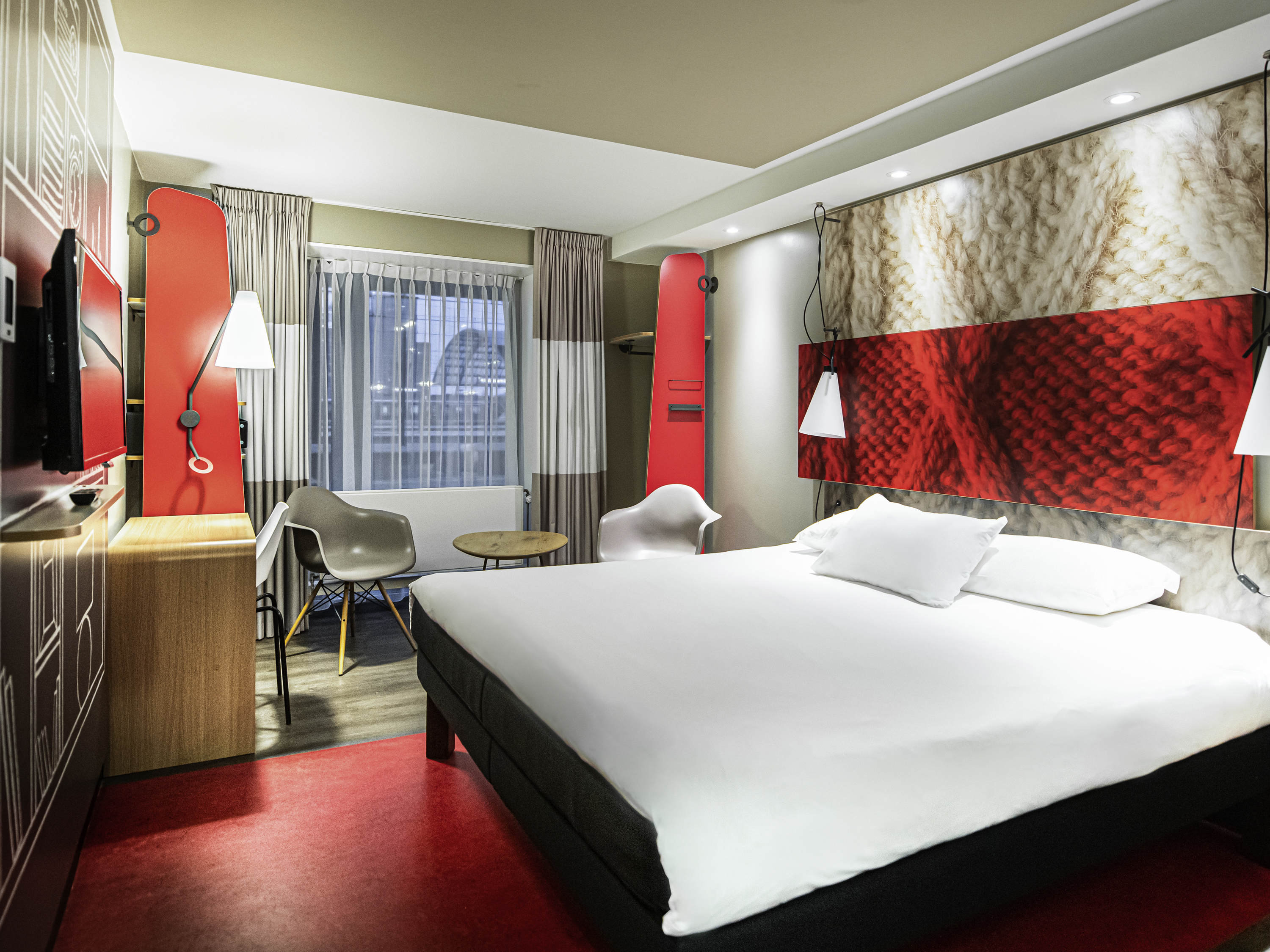ibis Amsterdam Centre by null