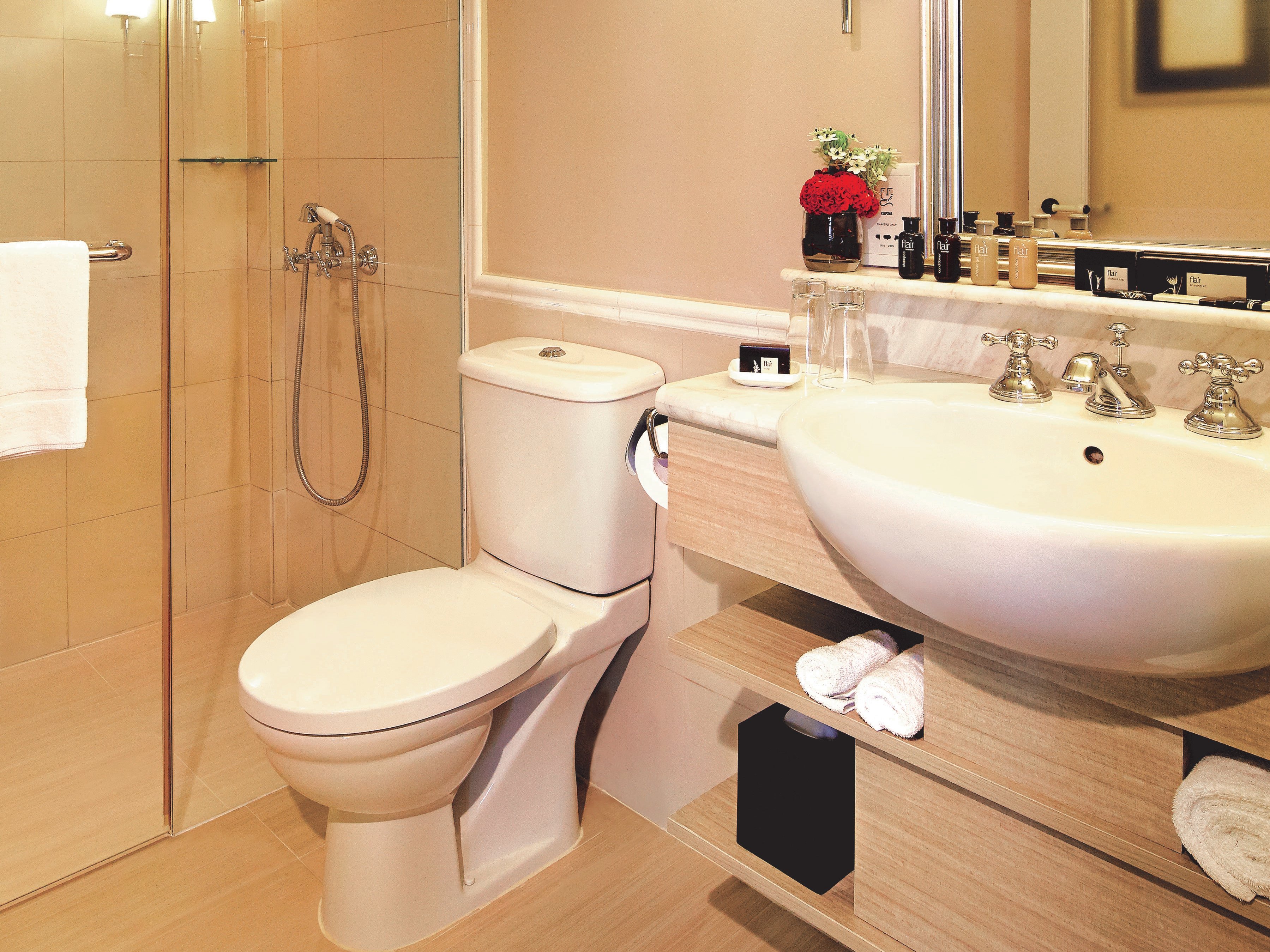 The Scarlet Singapore by null