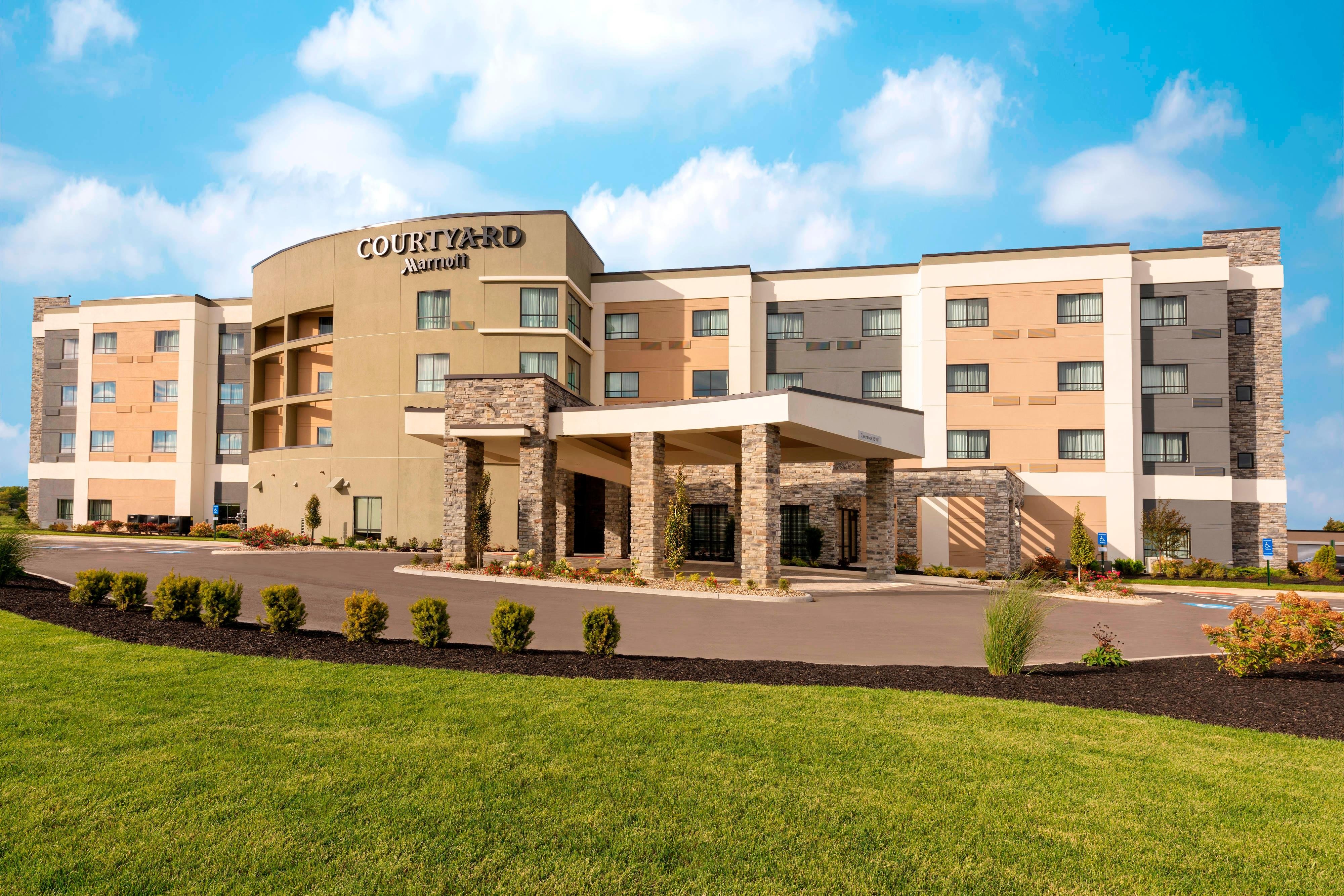 Courtyard by Marriott Cleveland Elyria image