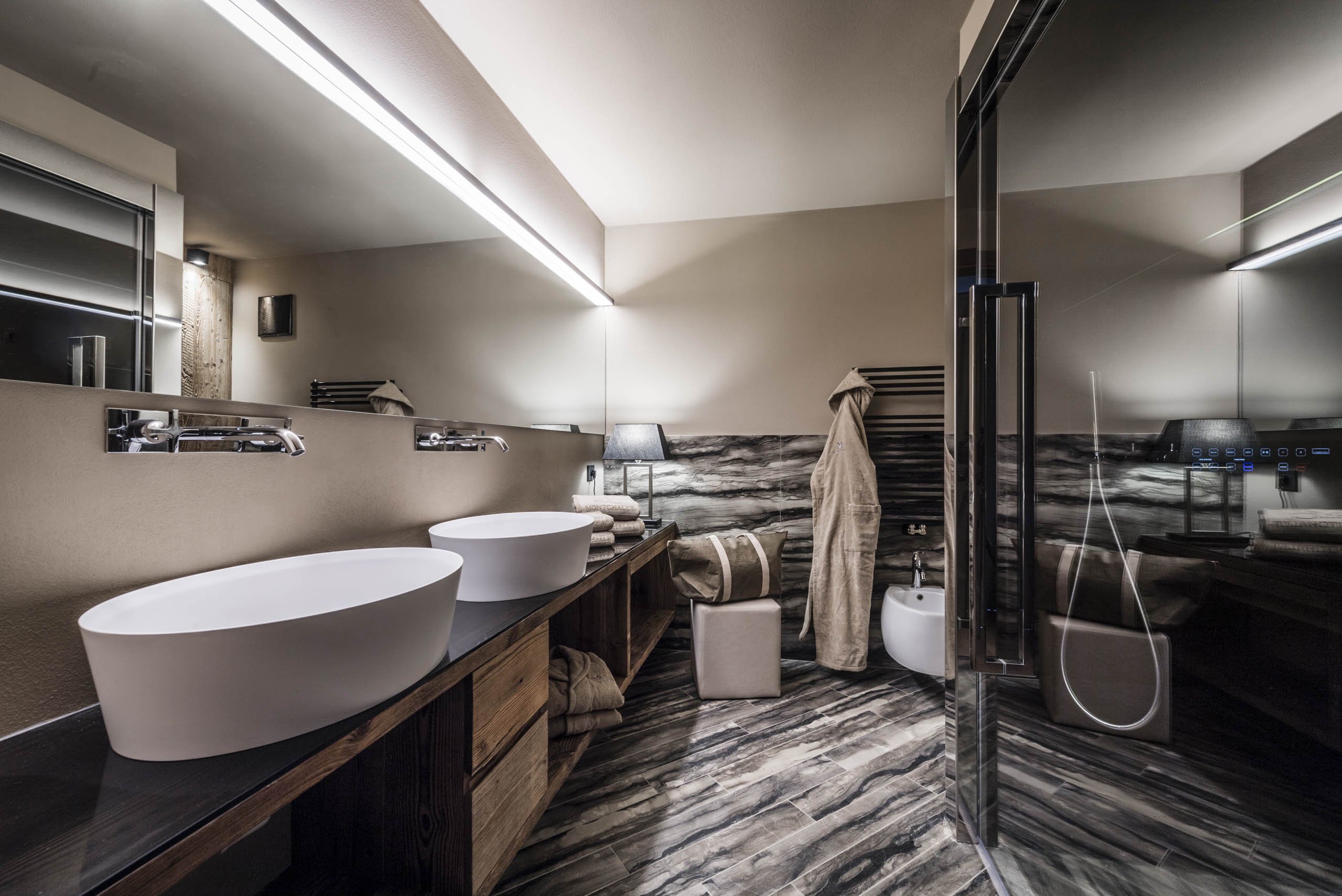 Hotel Montchalet by null