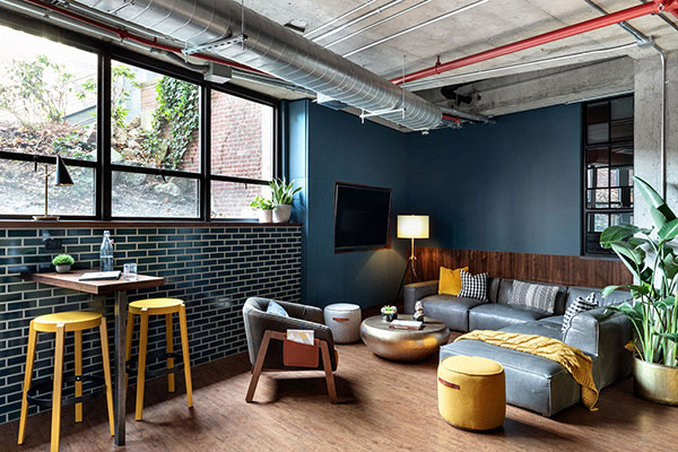 The Revolution Hotel by null