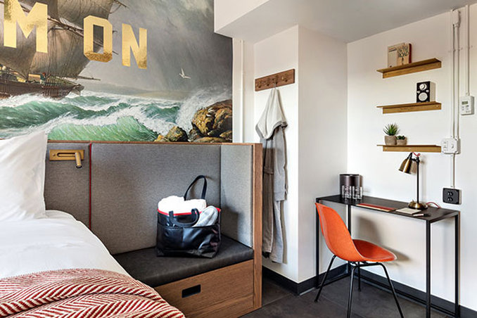 The Revolution Hotel by null