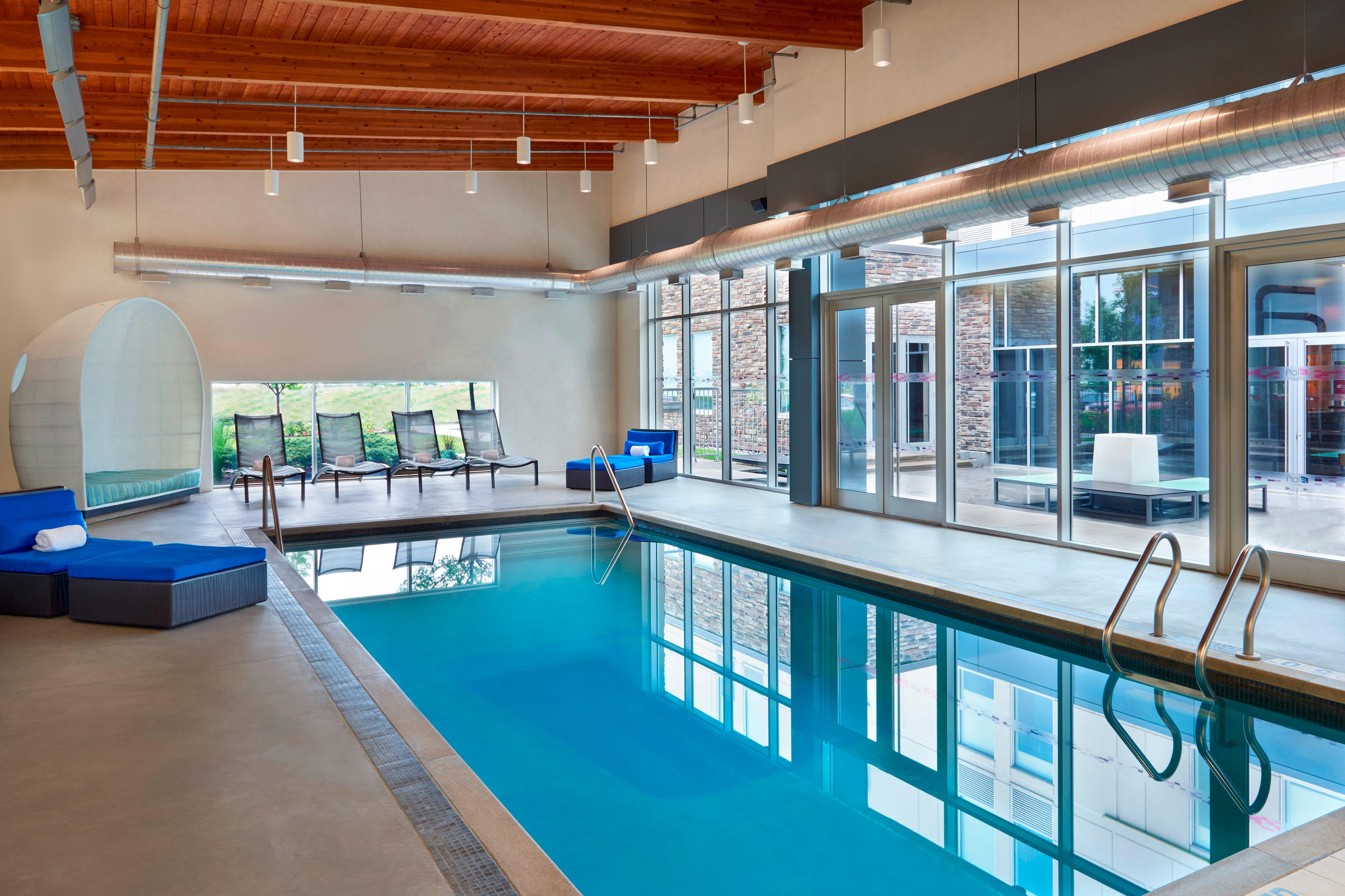 Aloft Vaughan Mills by null