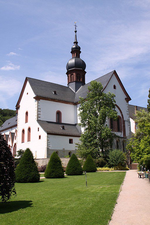 Relais & Châteaux Hotel Burg Schwarzenstein by null