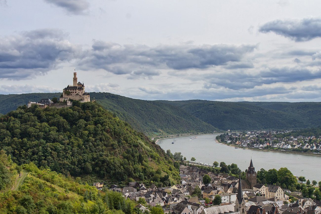 Relais & Châteaux Hotel Burg Schwarzenstein by null