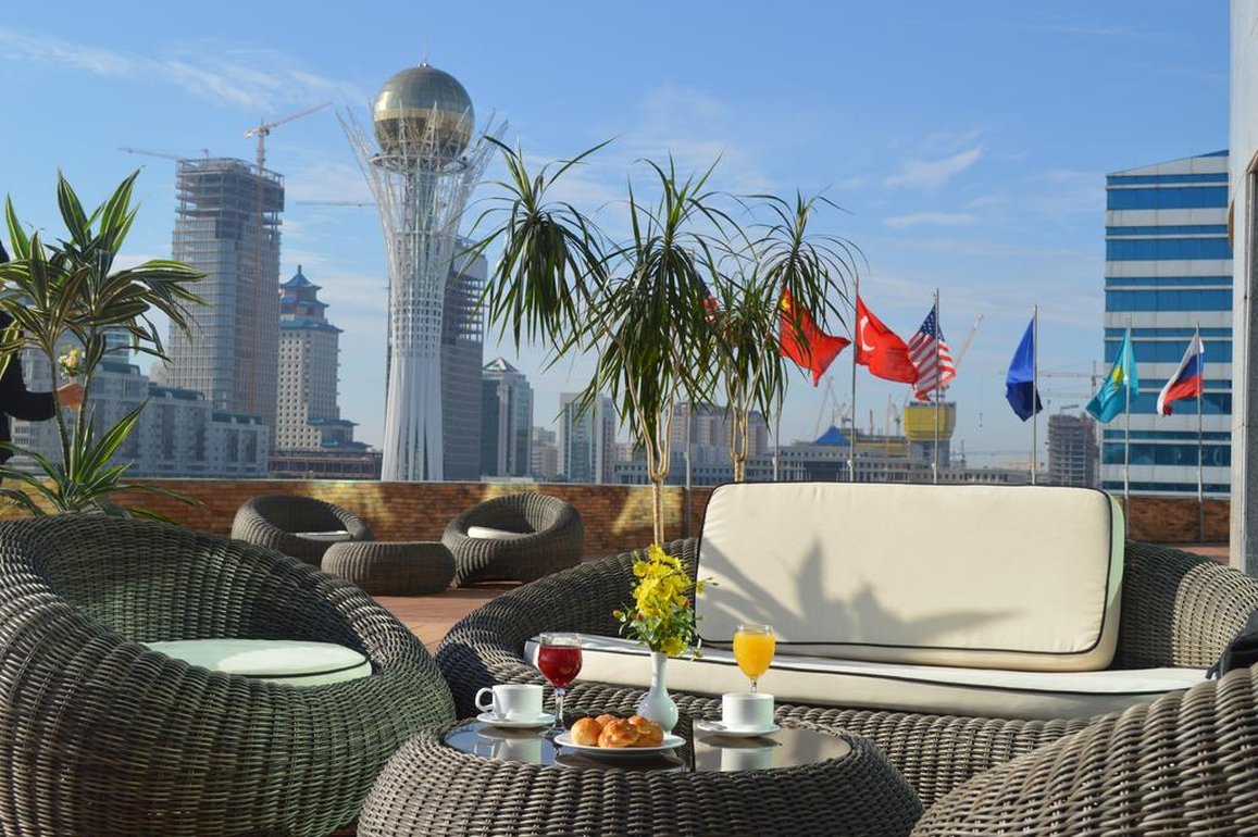 Diplomat Hotel & Business Center by null