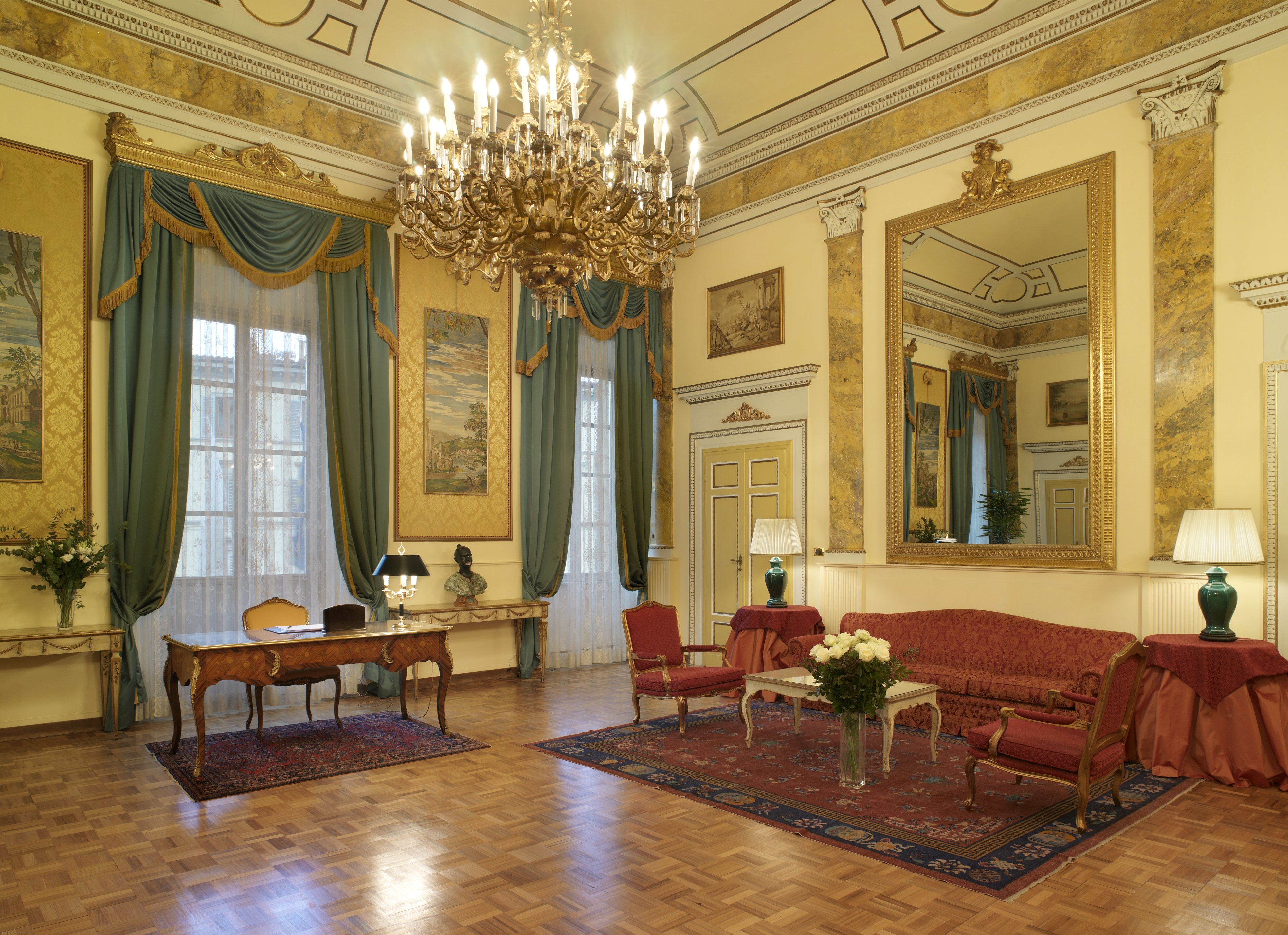 Sina Villa Medici, Autograph Collection by null