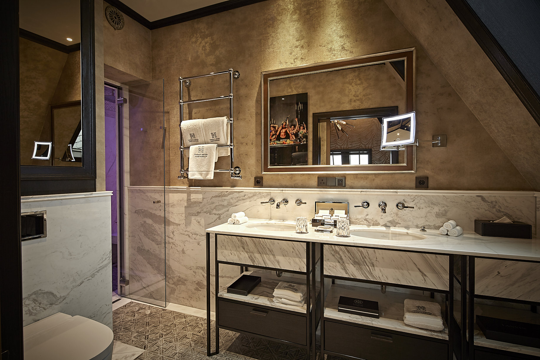 Hotel TwentySeven by null