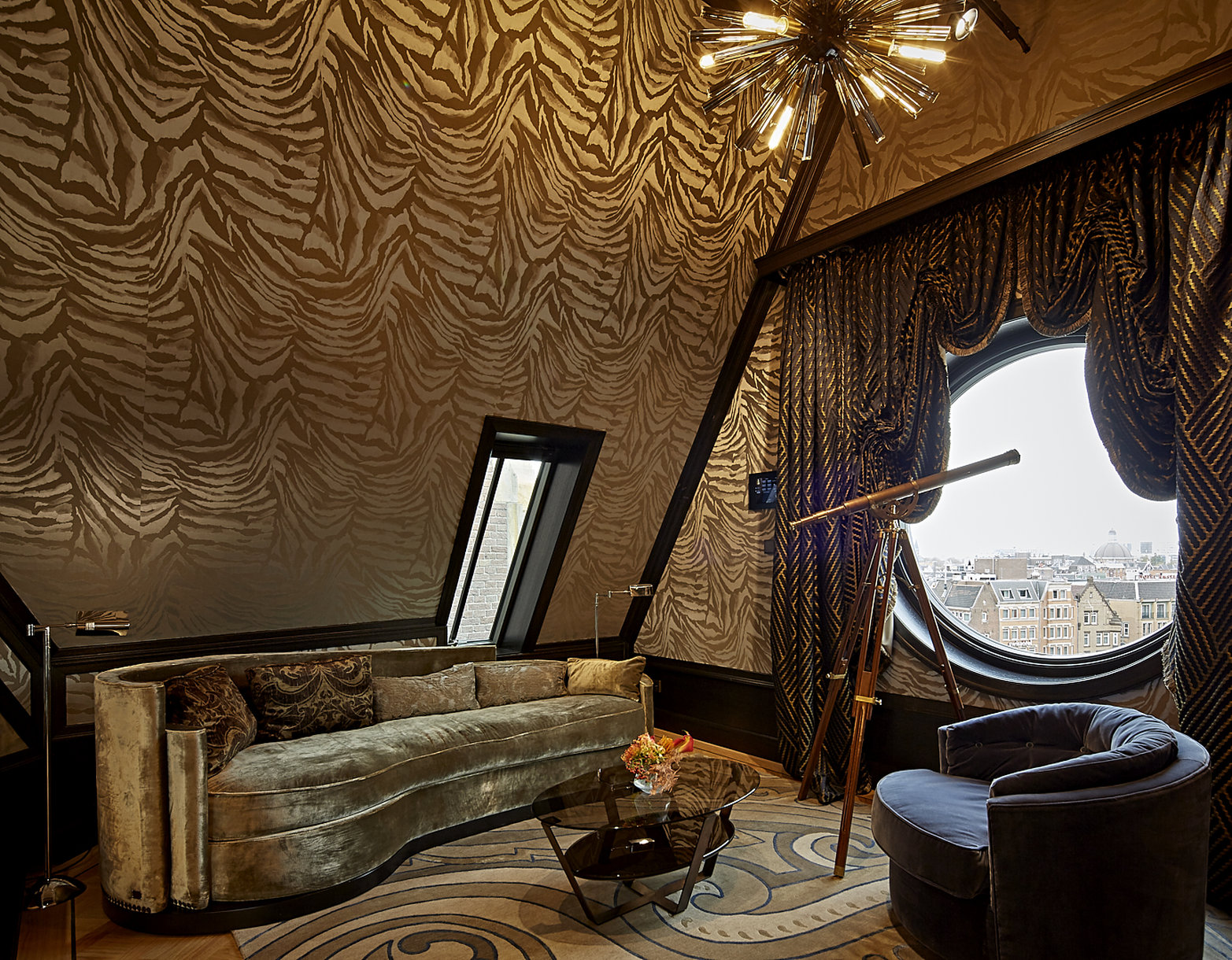 Hotel TwentySeven by null