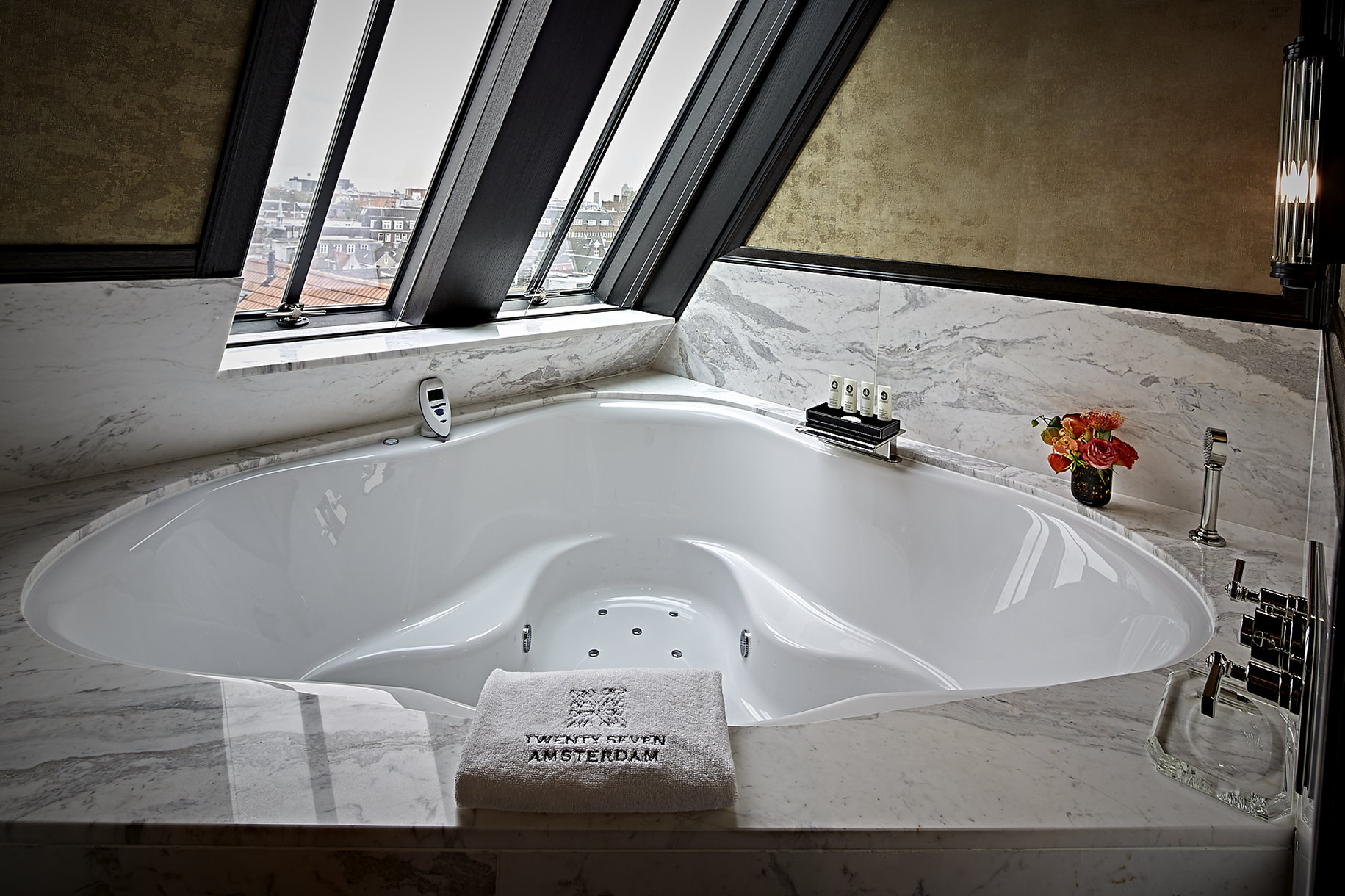 Hotel TwentySeven by null
