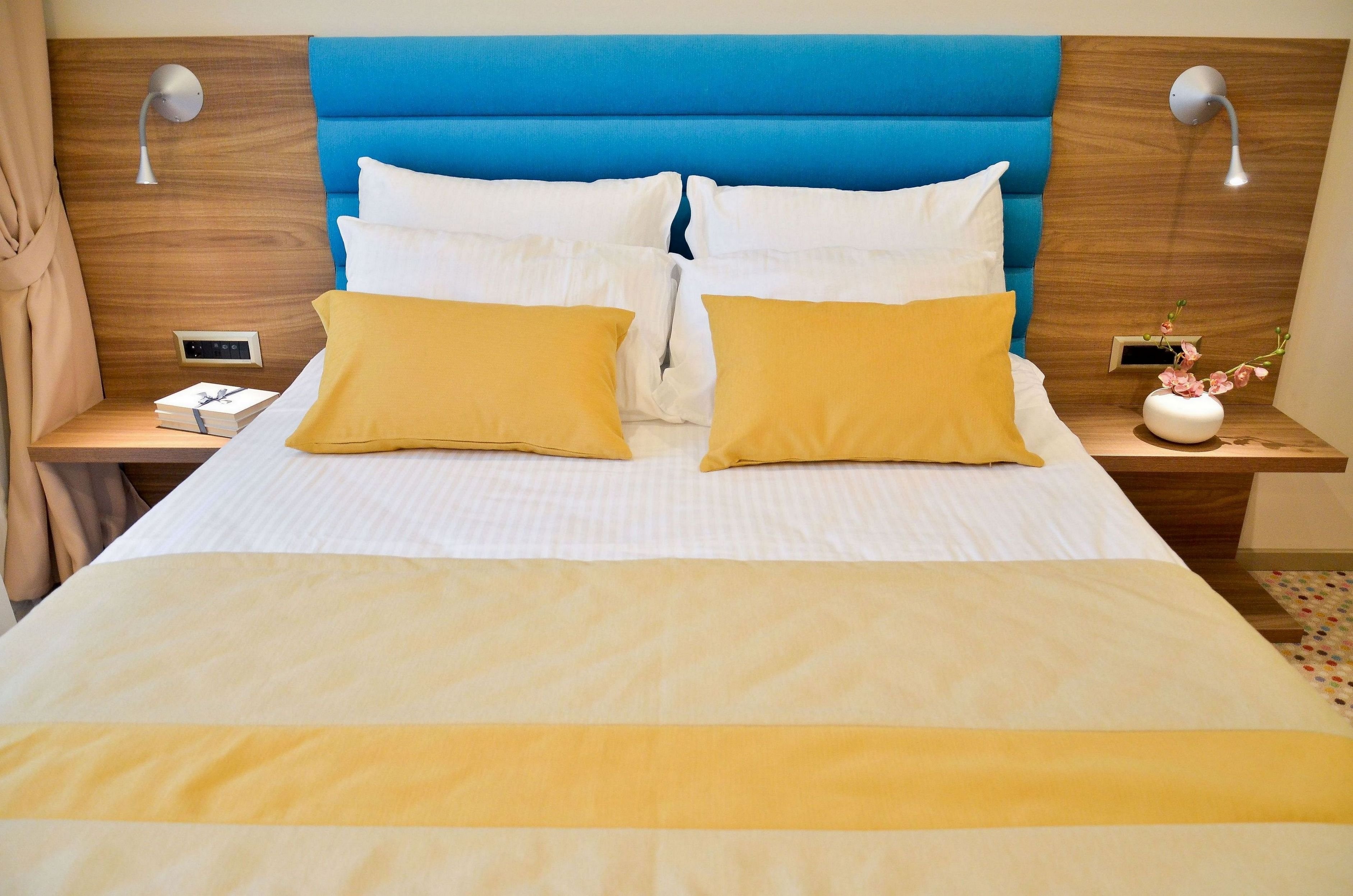 Capitolina City Chic by null