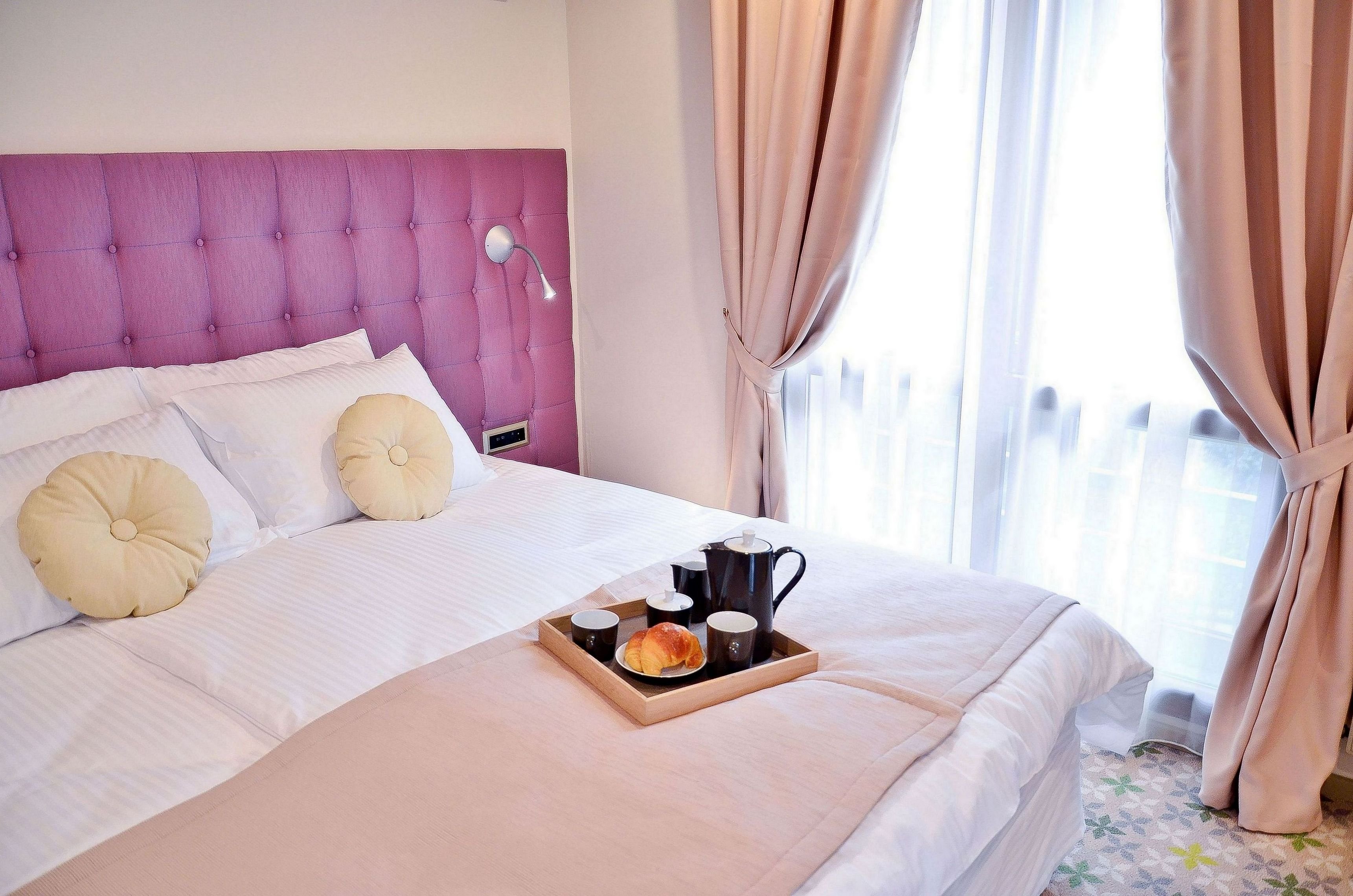 Capitolina City Chic by null