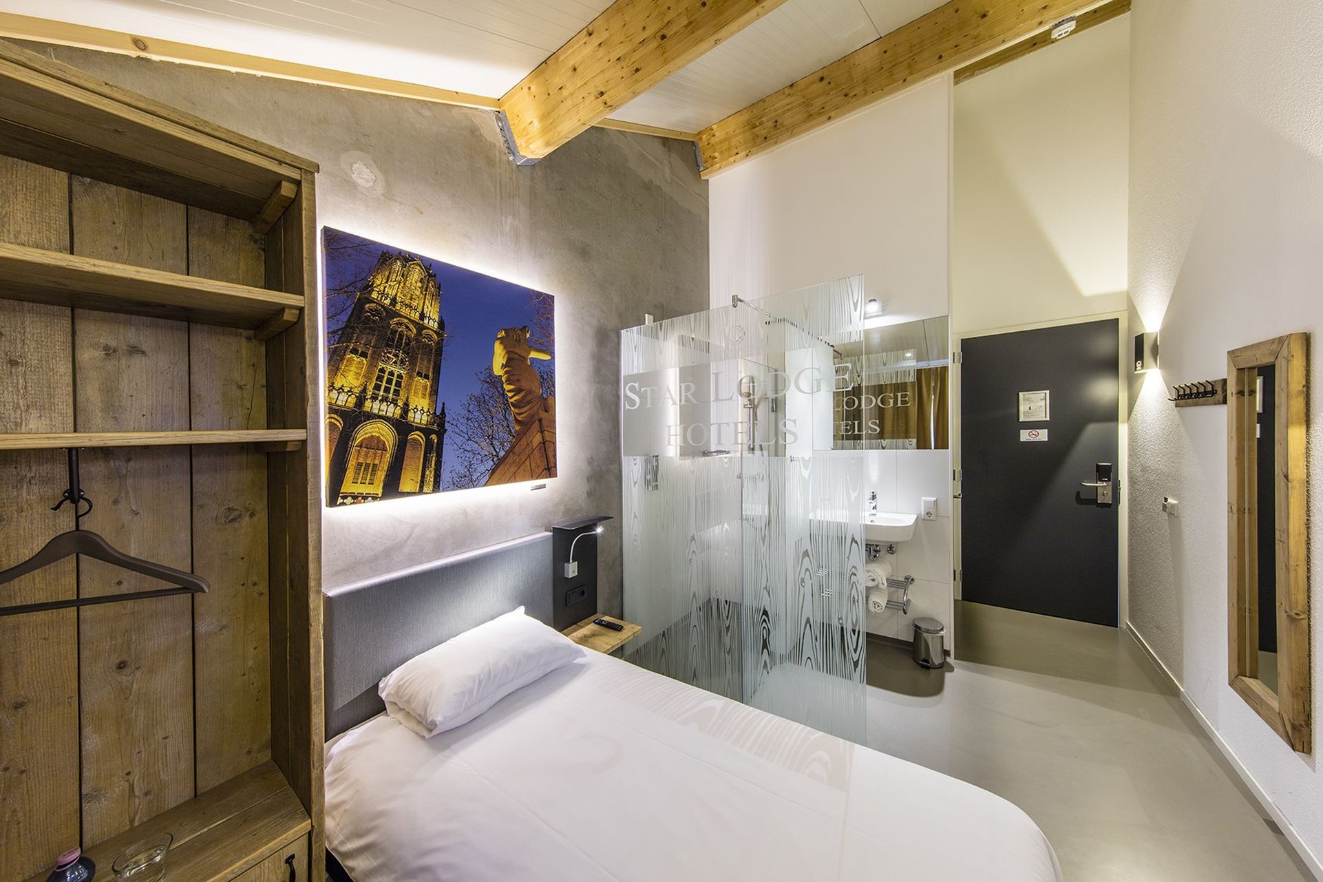 Star Lodge Hotels by null