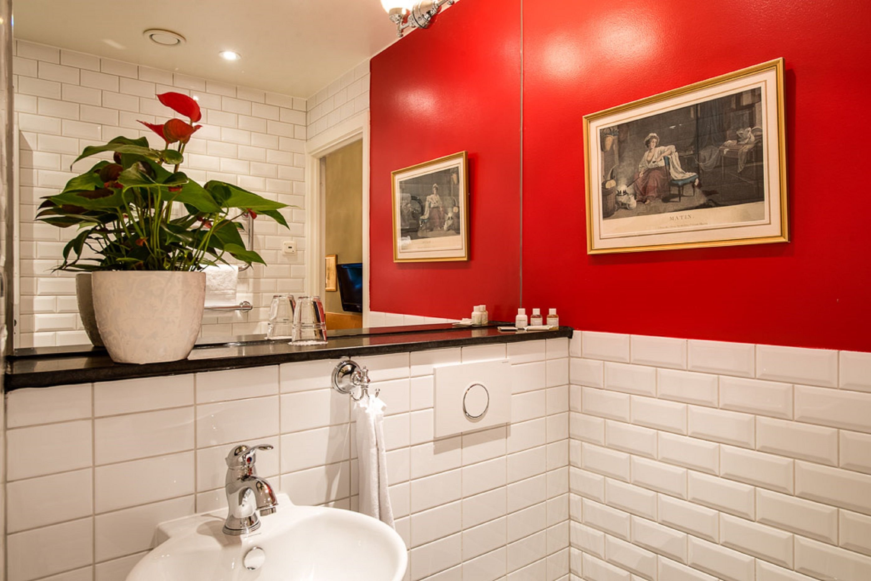 Collector's Lady Hamilton Hotel by null