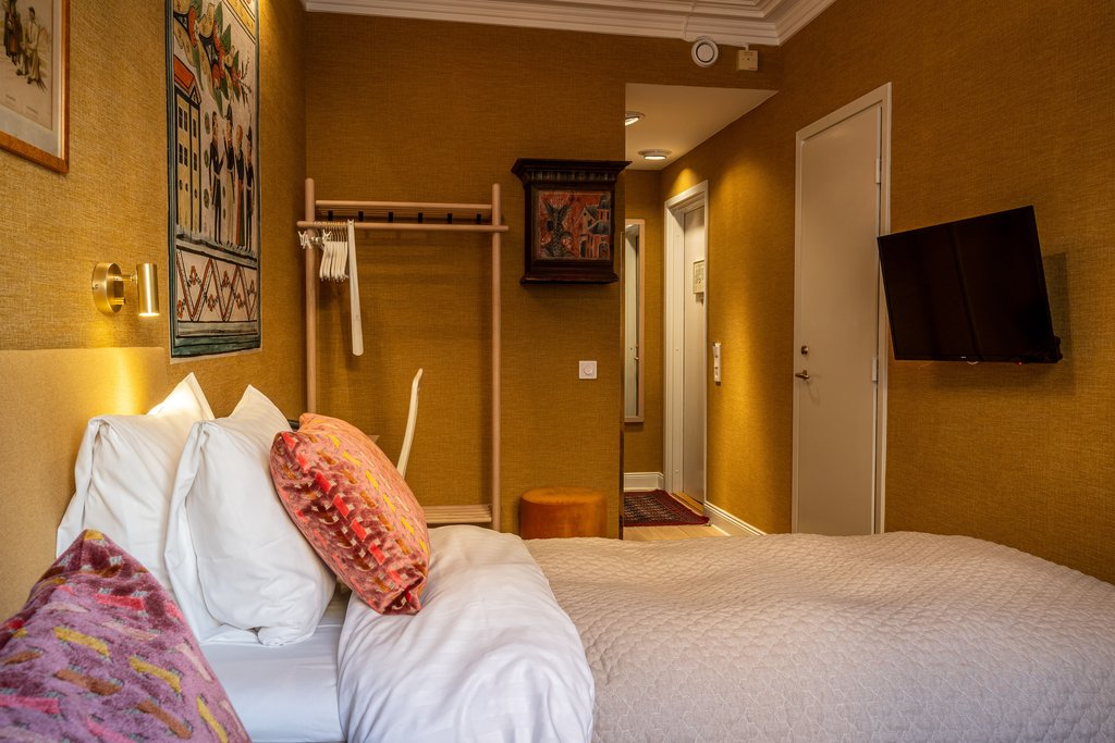 Collector's Lady Hamilton Hotel by null