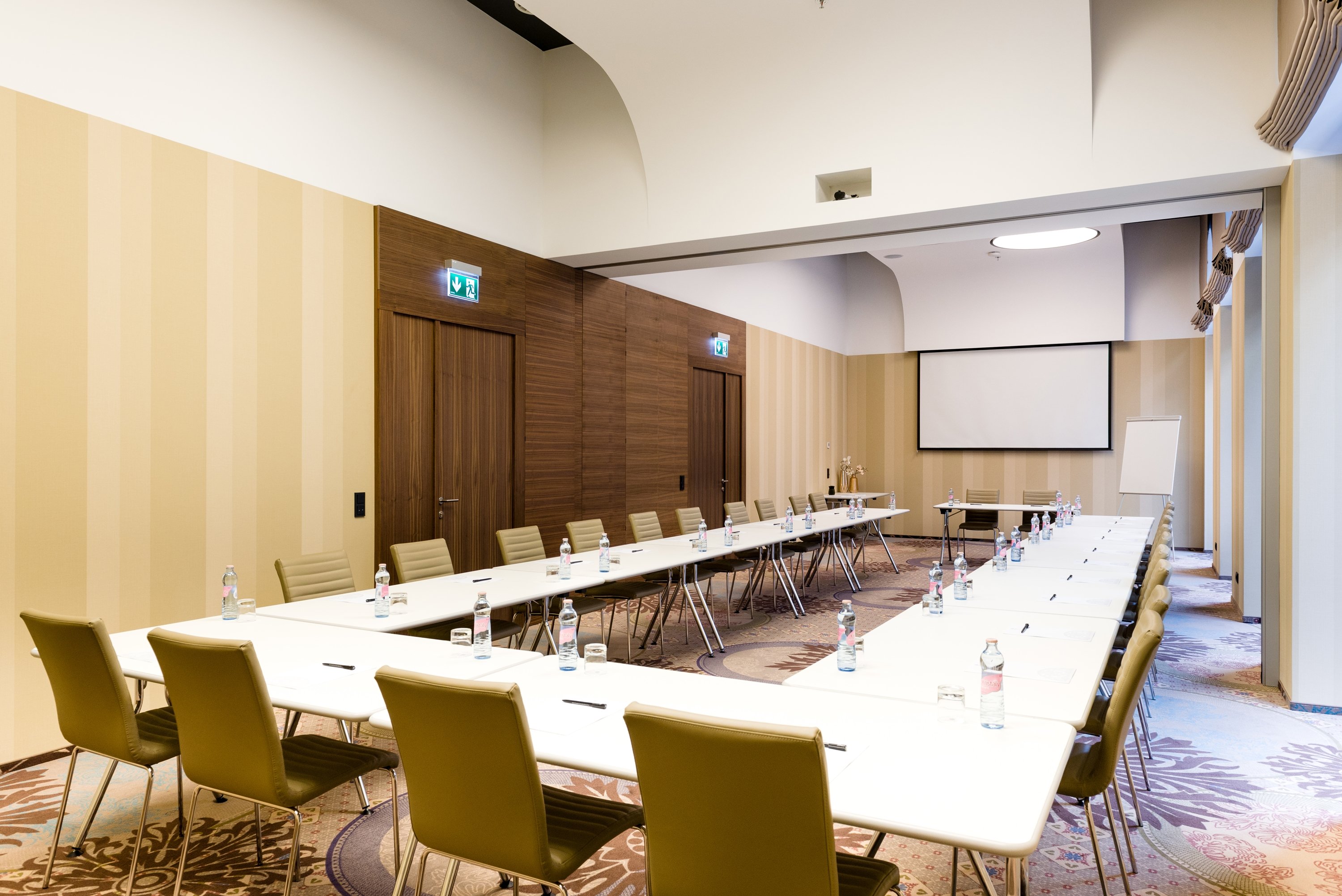 Hotel Moments Budapest by Continental Group by null