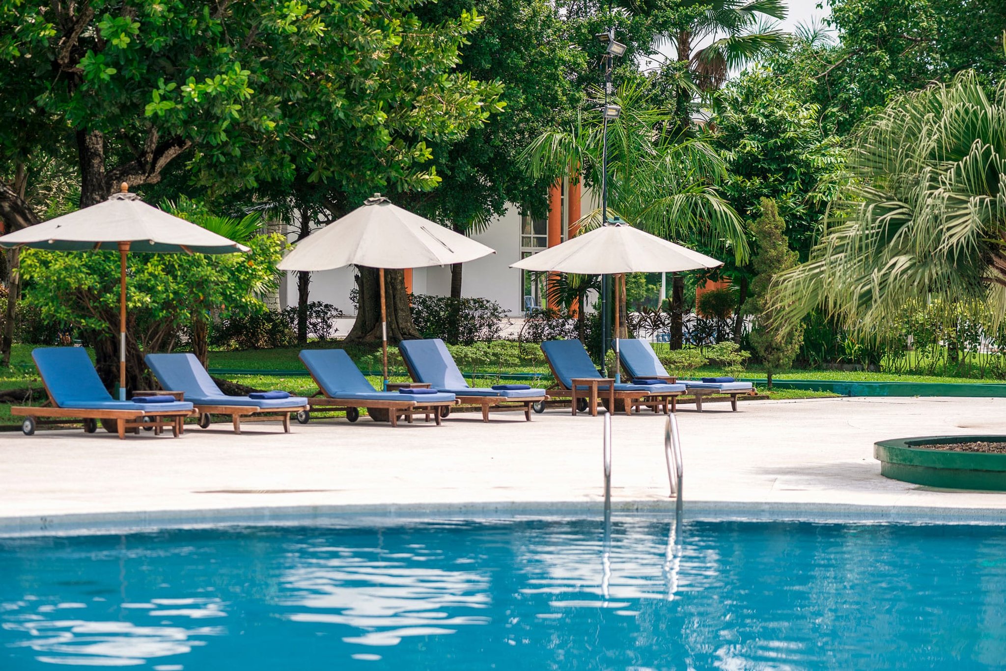 Inya Lake Hotel by null