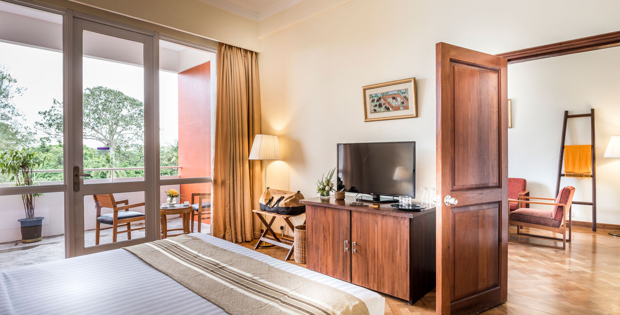 Inya Lake Hotel by null