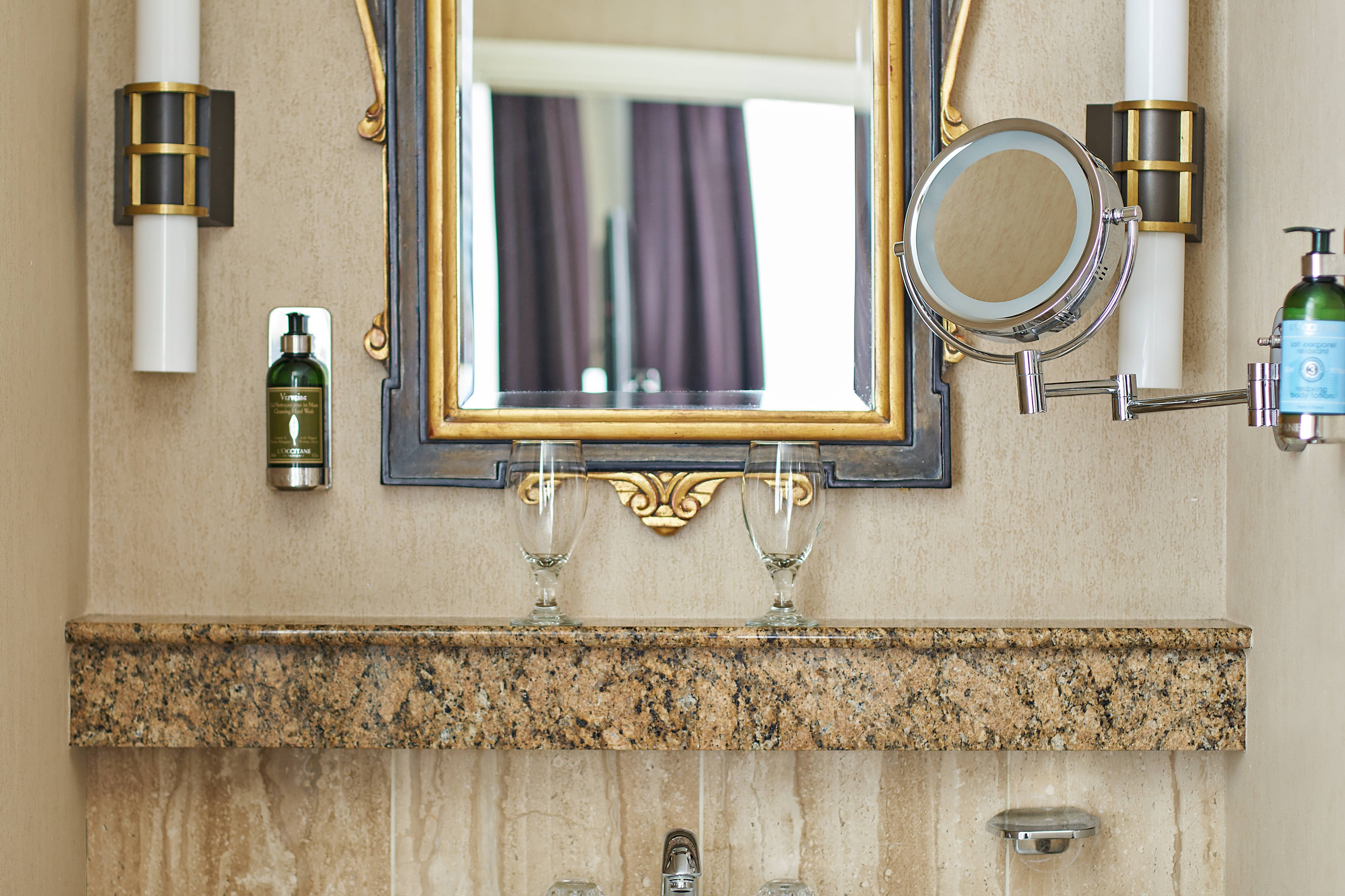 The Louie, A Davenport Hotel, Autograph Collection by null