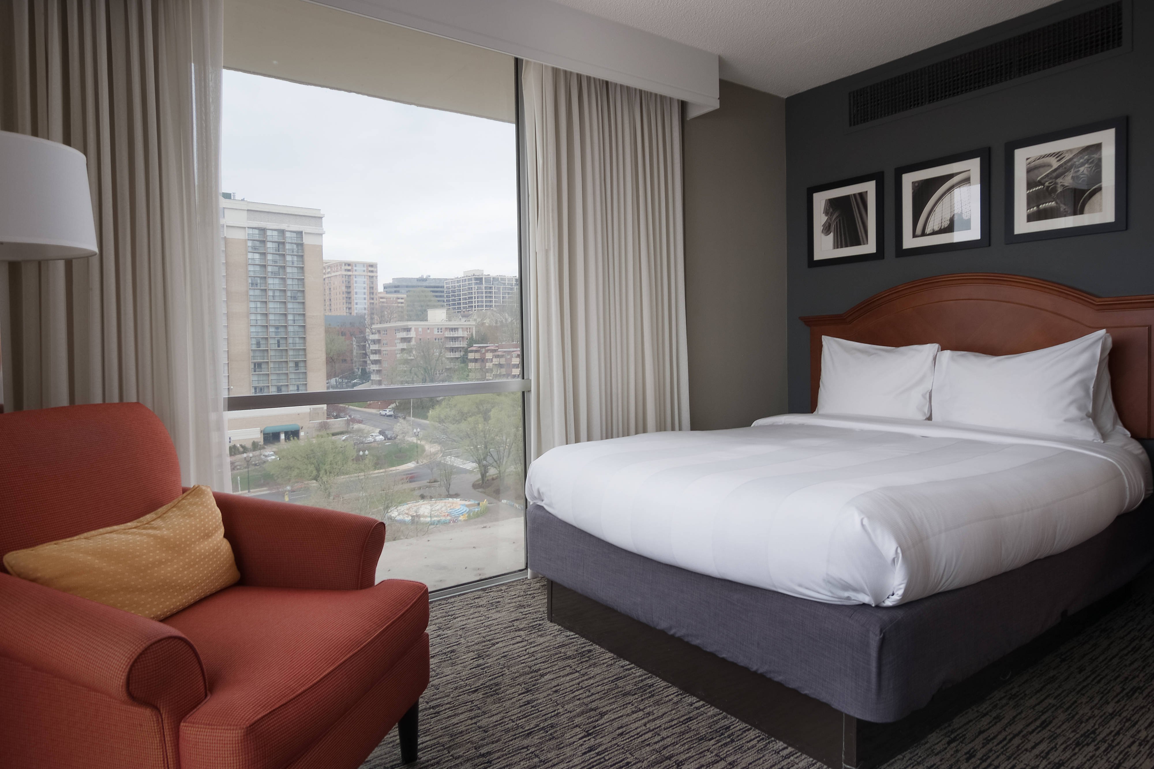 Key Bridge Marriott by null