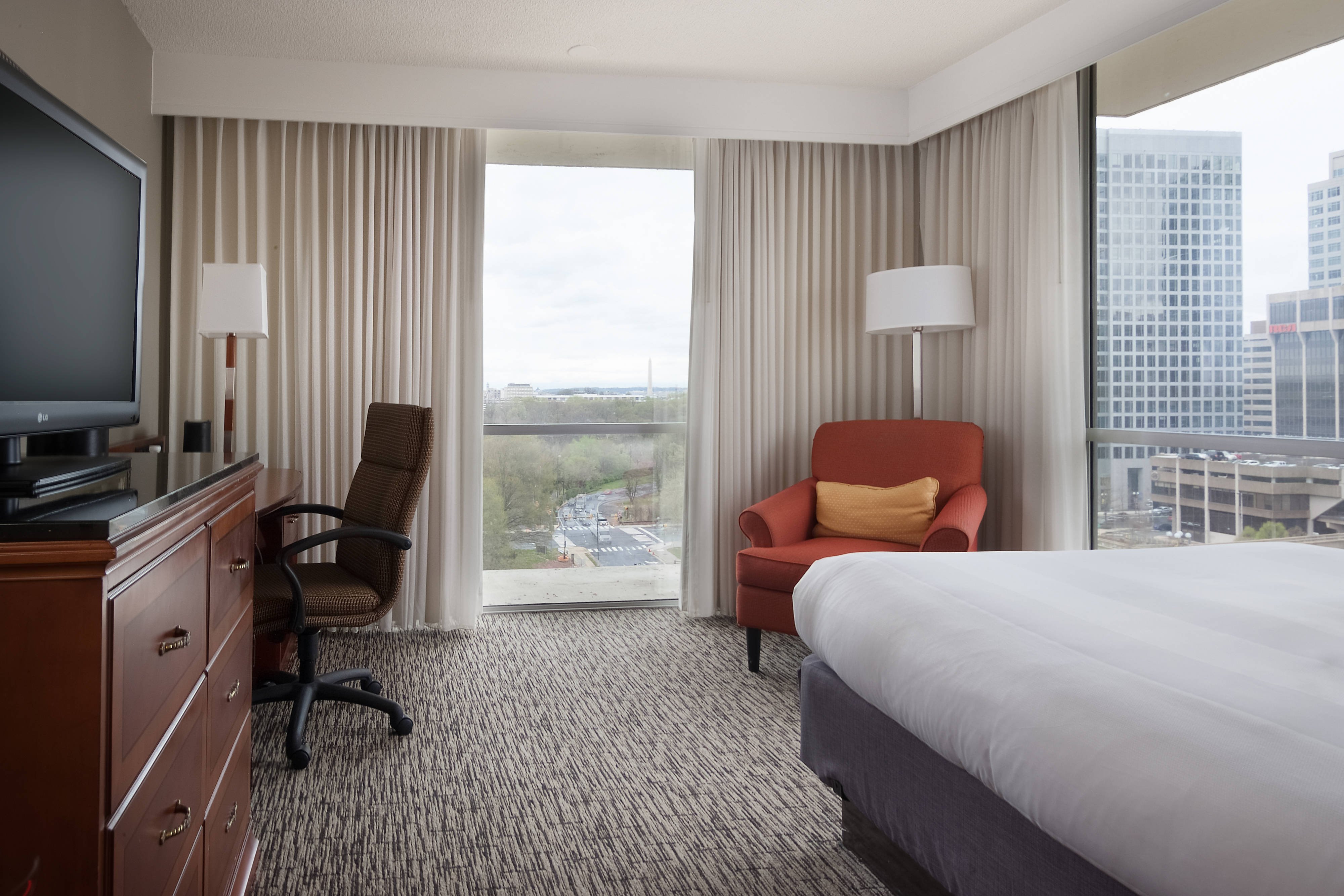 Key Bridge Marriott by null