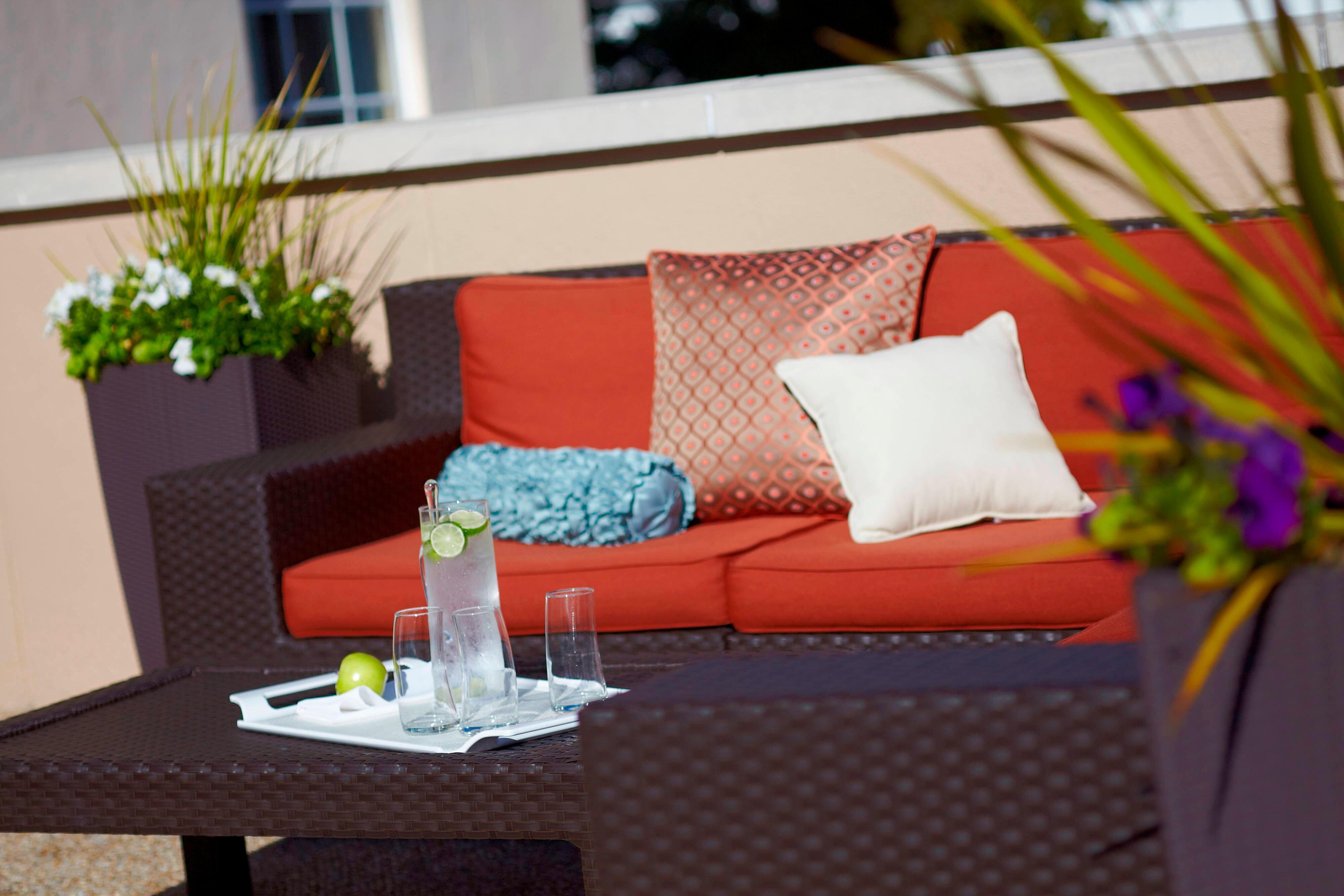 The Lindy Renaissance Charleston Hotel by null