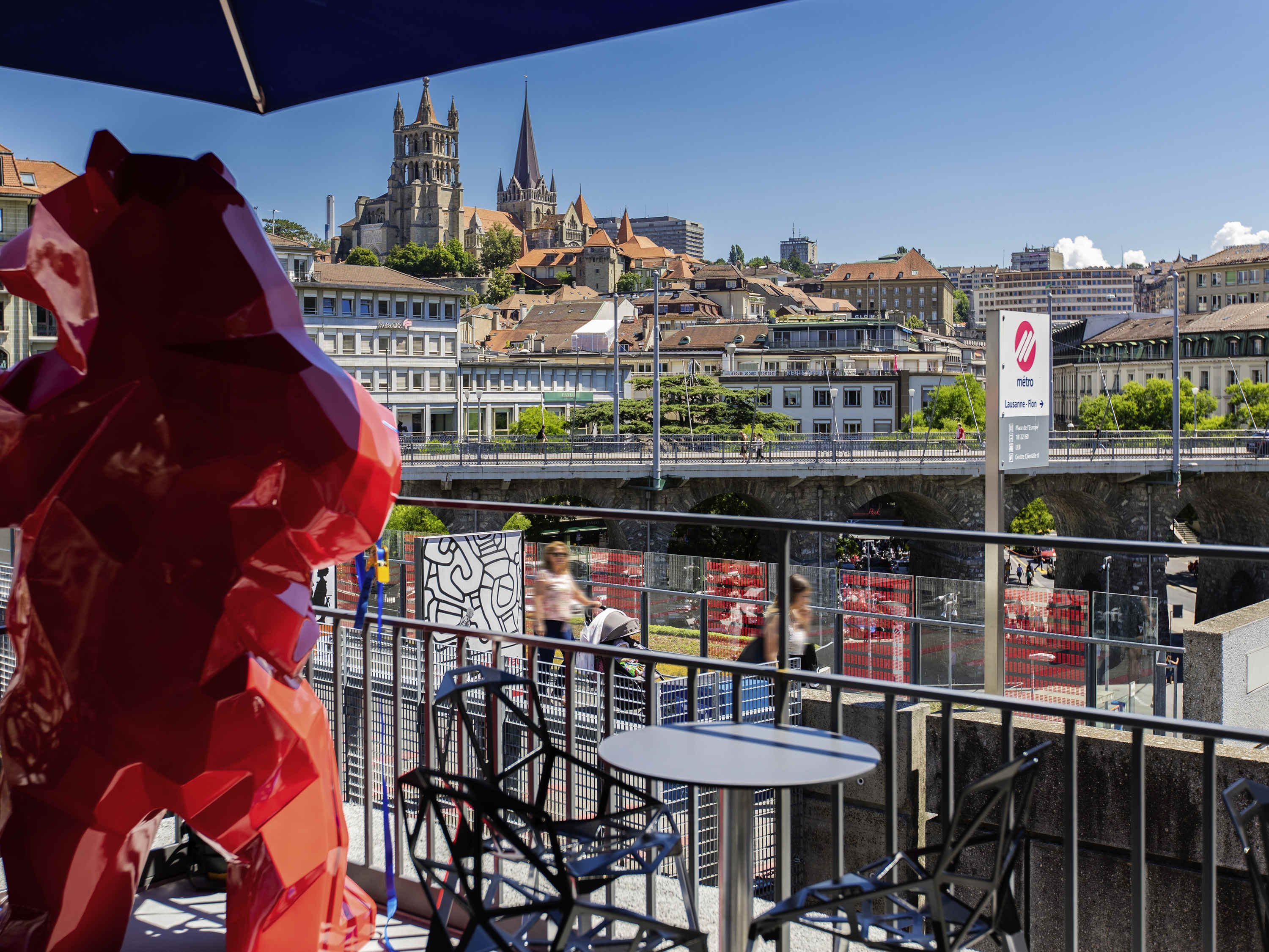 ibis Styles Lausanne Center Mad House by null