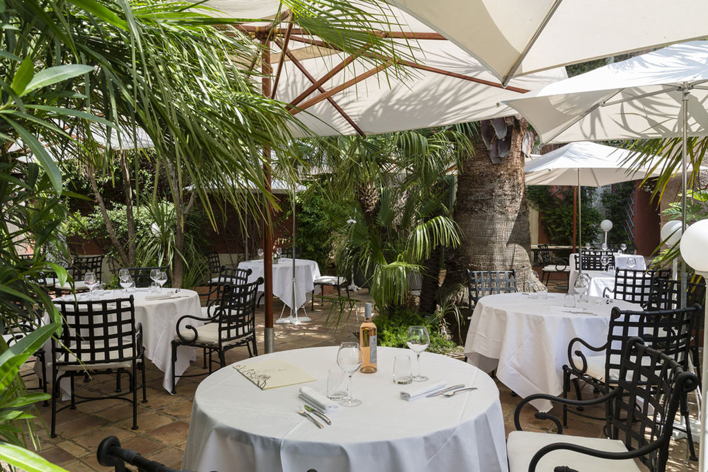 Hôtel Restaurant L'aréna Fréjus by null
