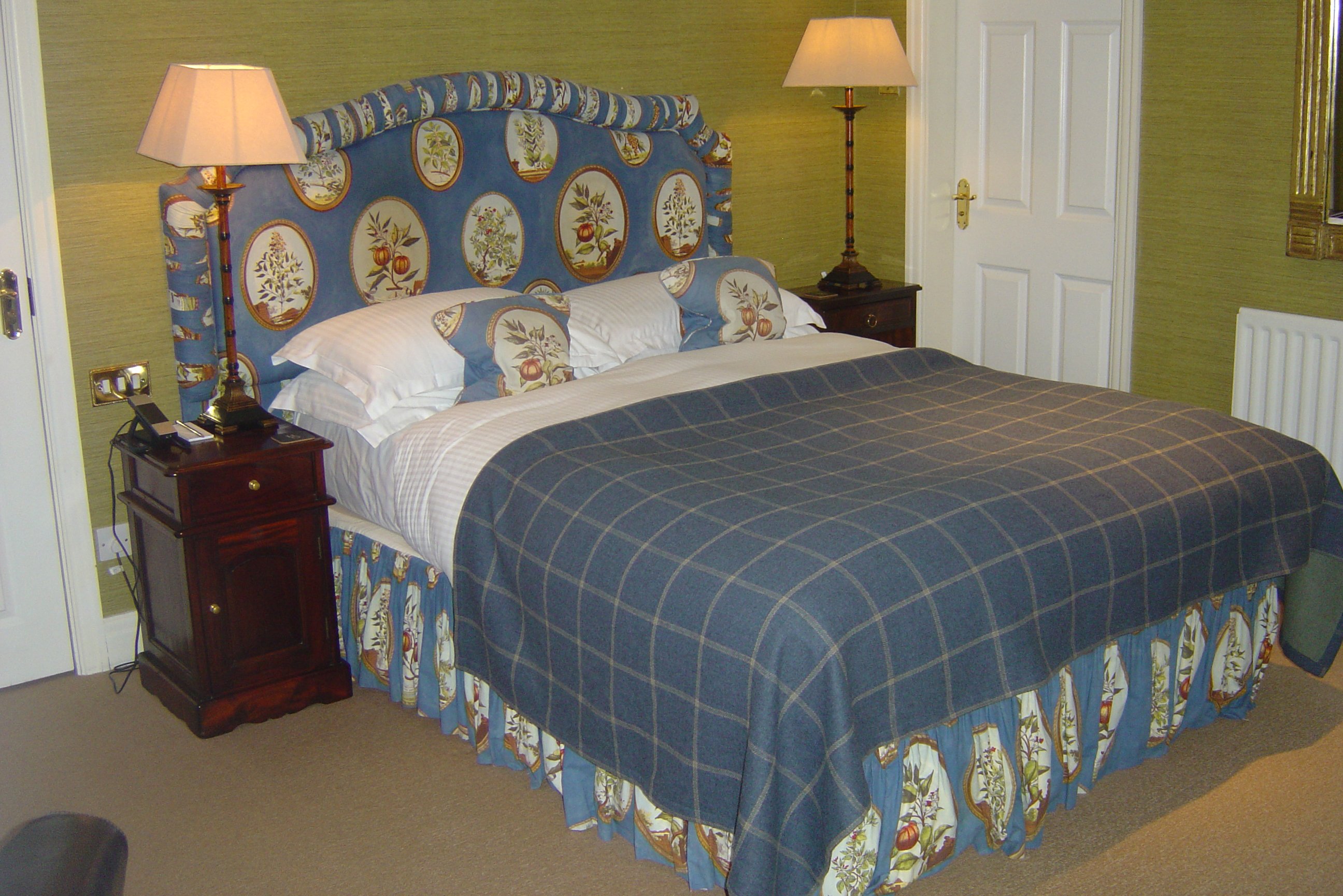 Holbeck Ghyll by null