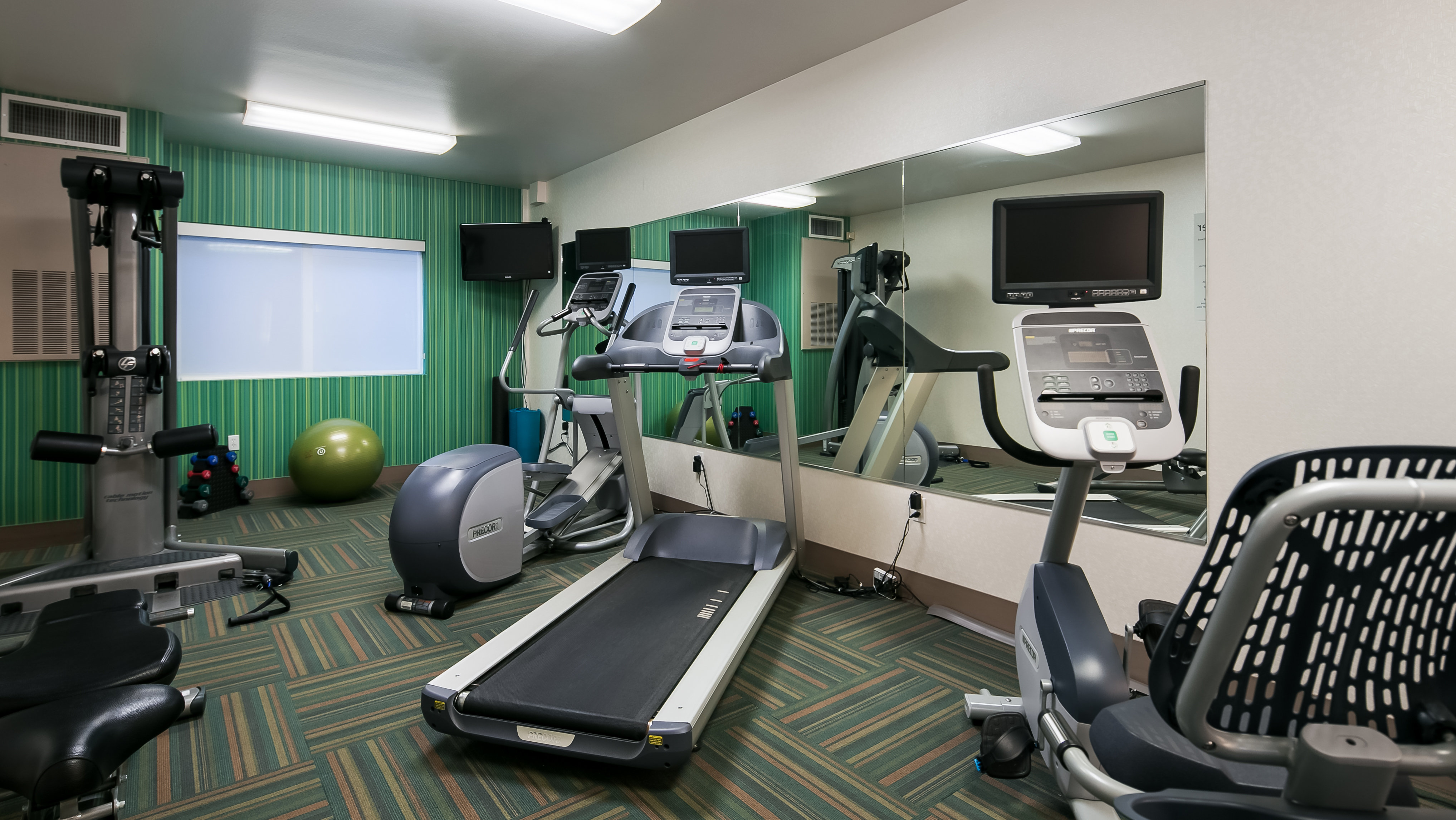 Holiday Inn Express & Suites Seattle-Everett, an IHG Hotel photo 5