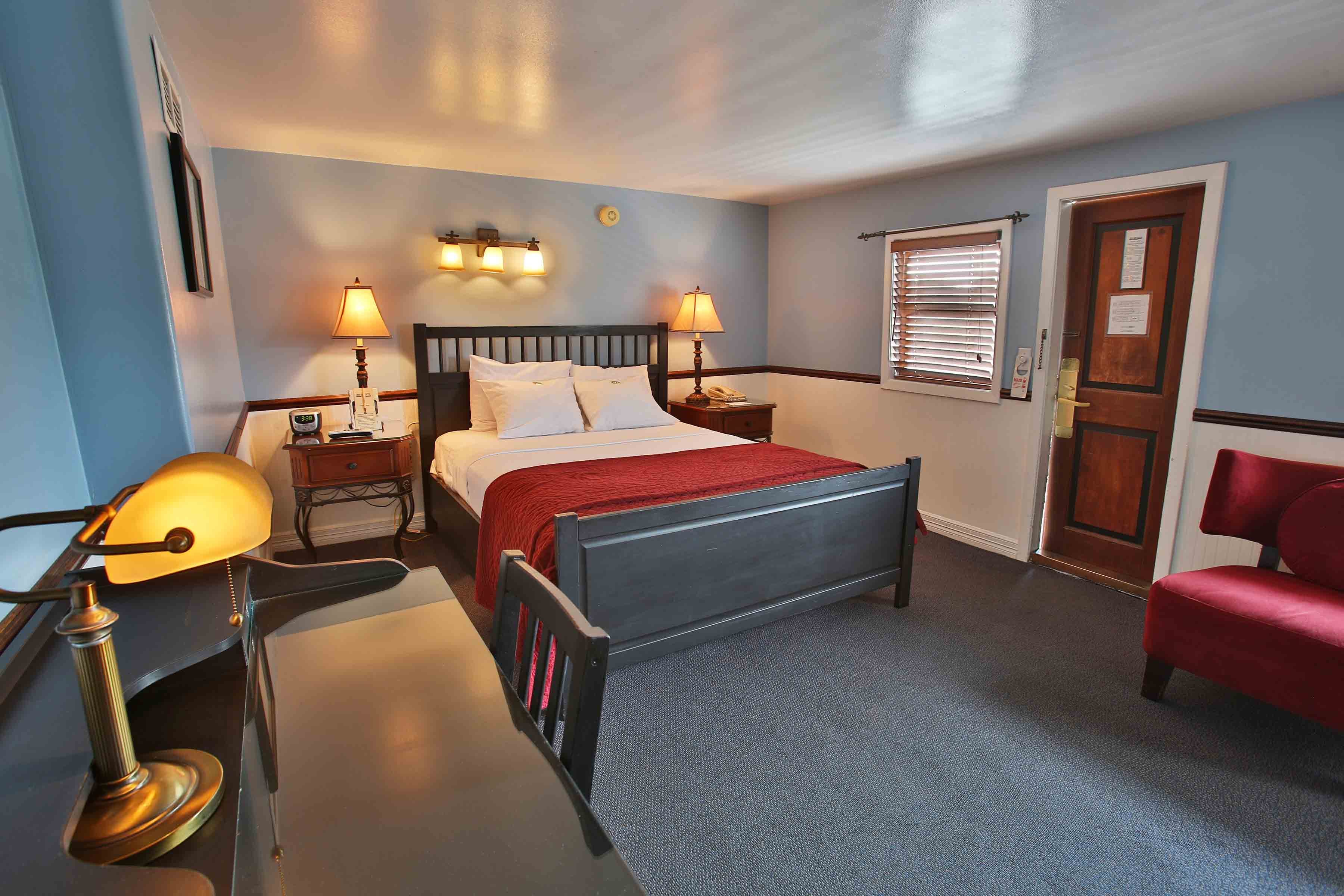 Delta King Hotel by null