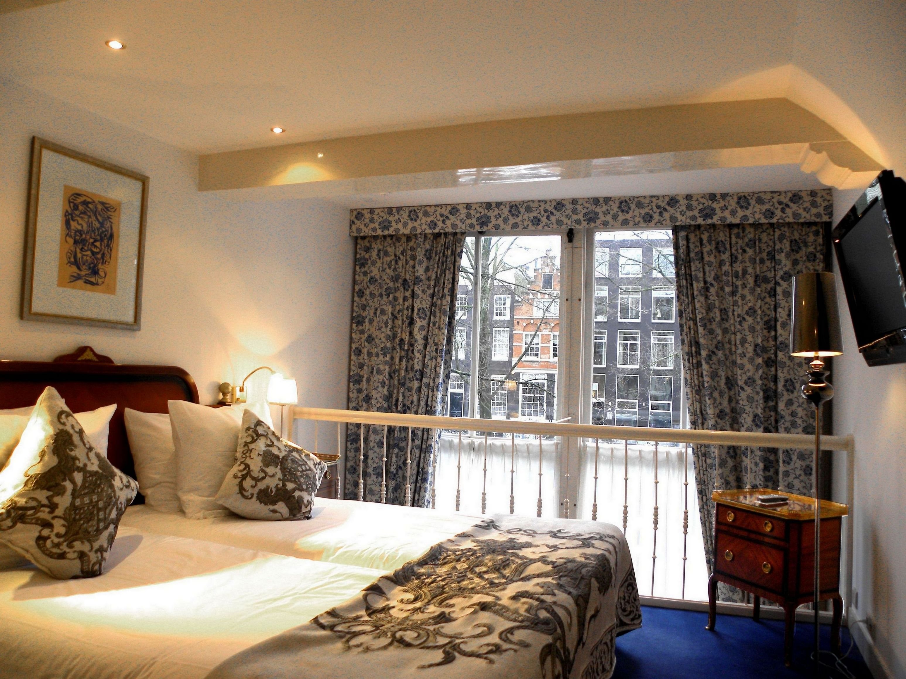 Ambassade Hotel by null