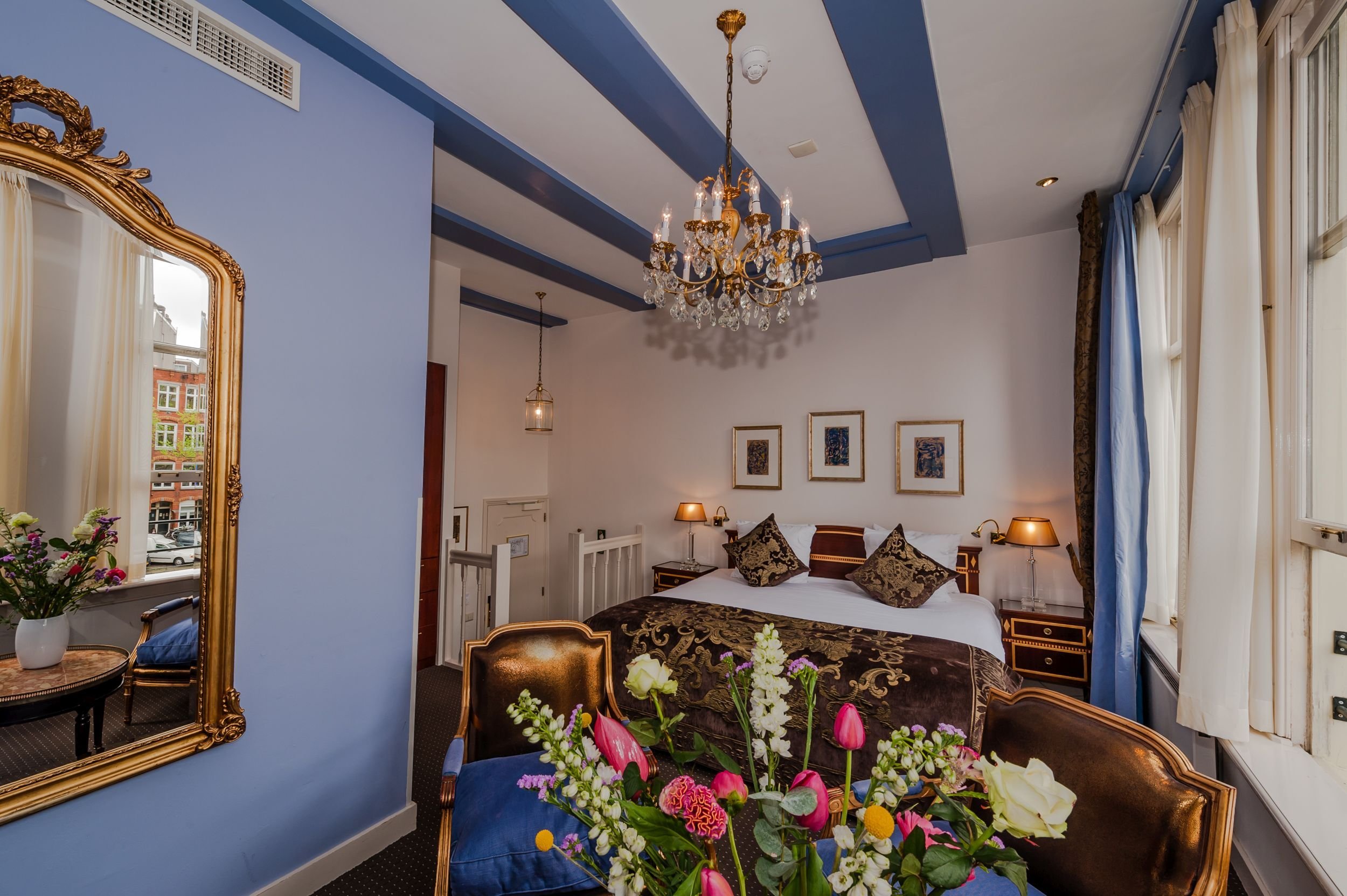 Ambassade Hotel by null